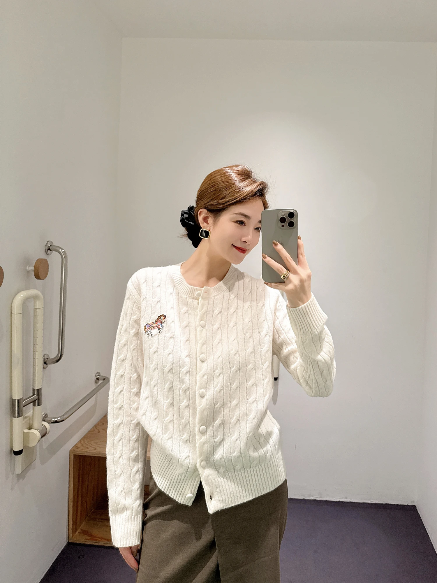 

Кардиган женский вязаный из 100% шерсти, круглый вырез, красный, с символикой зодиака, на Новый год, 2025, новый, повседневный, свободный крой