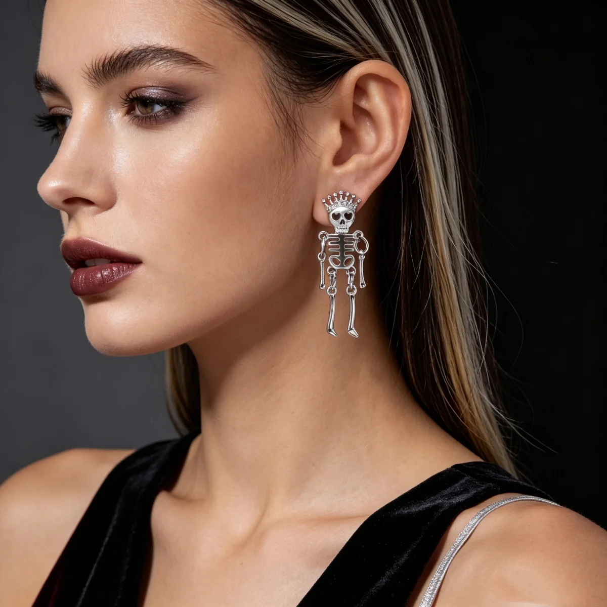 Trendige Gothic Ohrstecker mit hohlen Herz-Augen-Totenkopf-Motiven für Damen und Herren, Halloween Punk Skelett Cosplay Party Ohrringe, zierlicher Schmuck – Detail 5