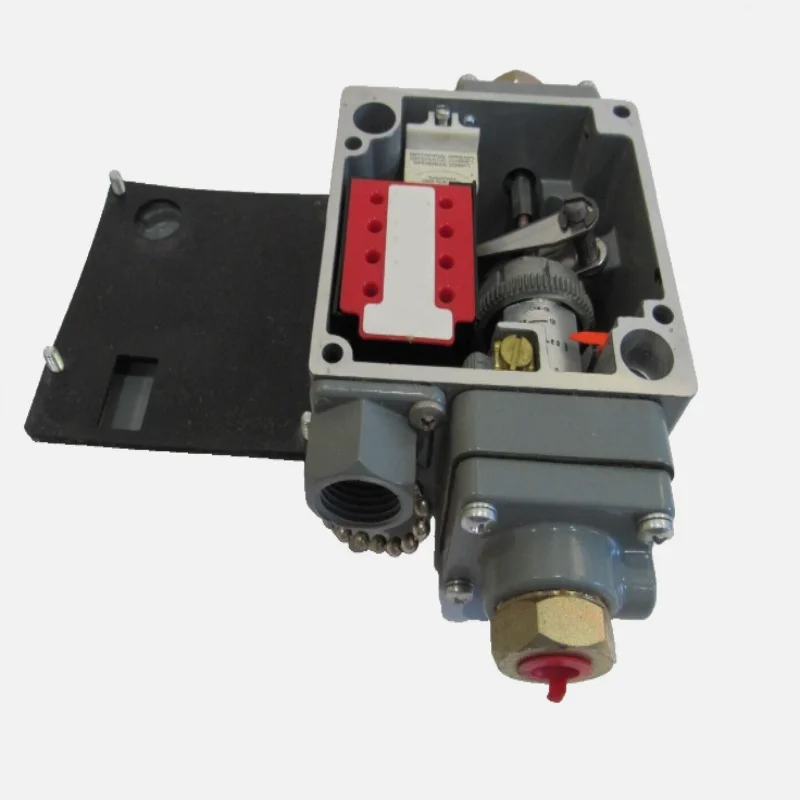 

Brand new original pressure switch 9012ADW5M12 9012GGW4G21 9012GAR5 9012GJW1 9012GEW2 9012GKW4 9012GFW1