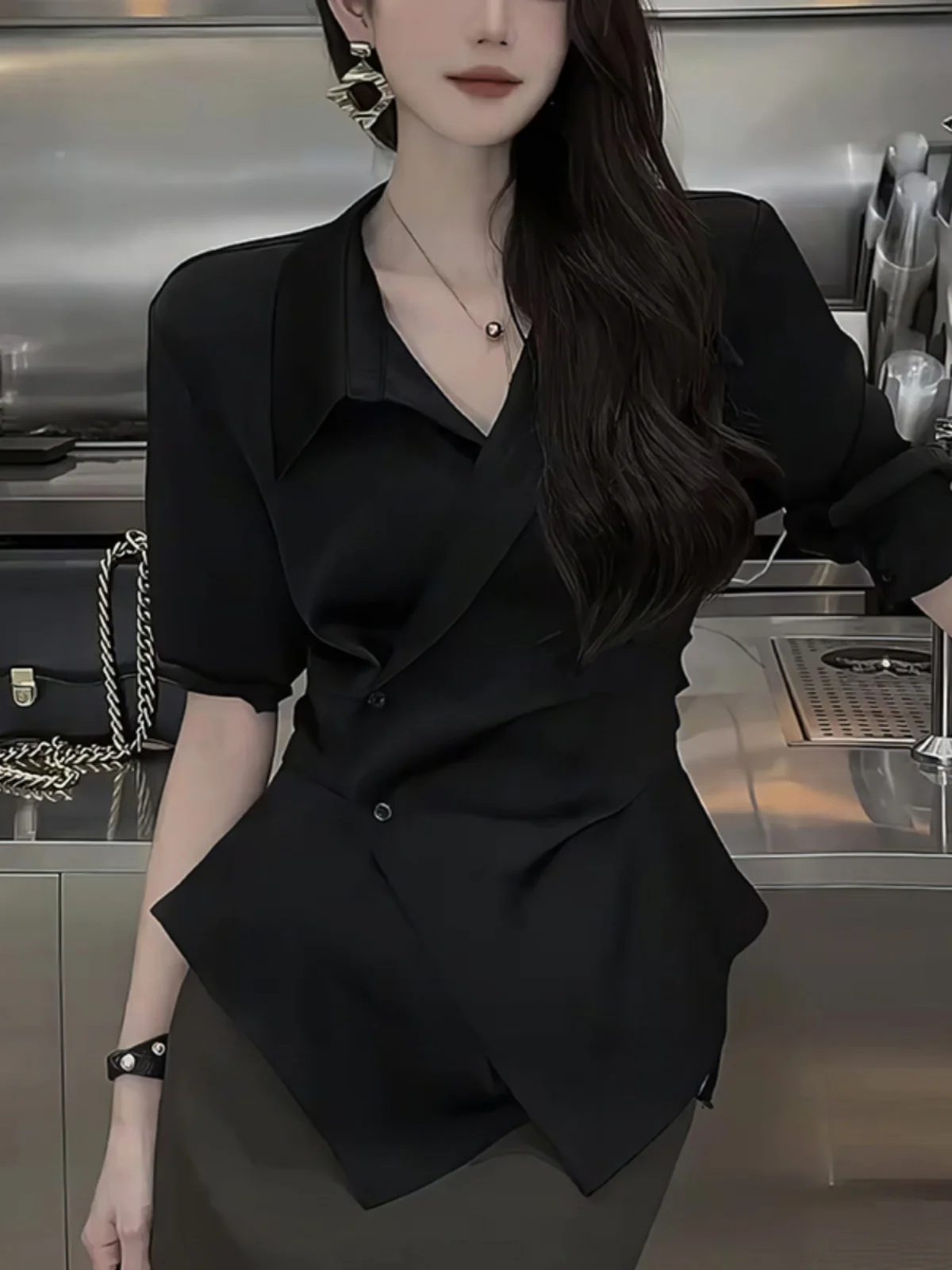 

Faionable Bla Satin irt Women's Ele Godd Sle Summer New Arrival Korean Version Stand Fit Five Sve Length