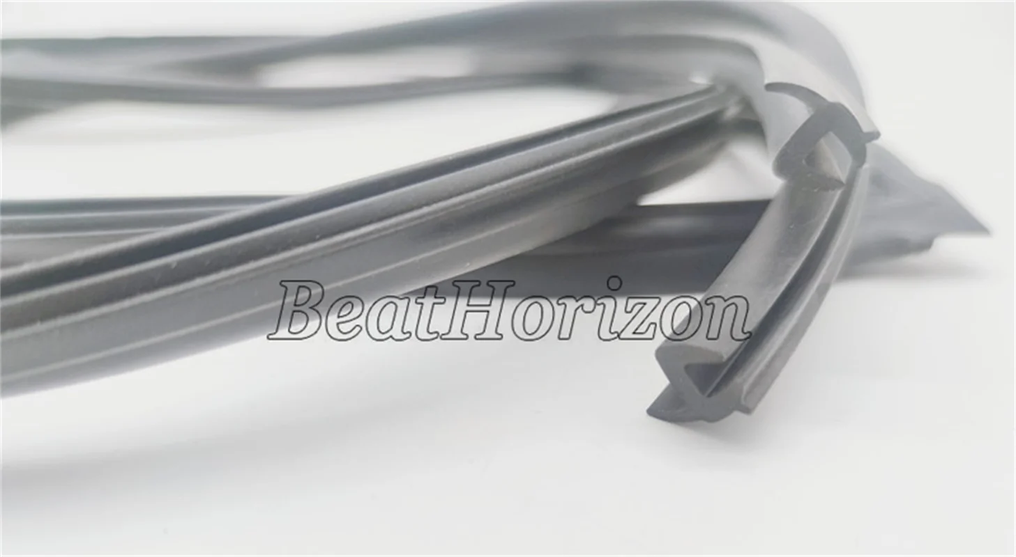 Rivestimento della guarnizione della modanatura superiore del parabrezza posteriore 51317027916 Misura per BMW Serie 5 E60 525i 530i 528i 2004