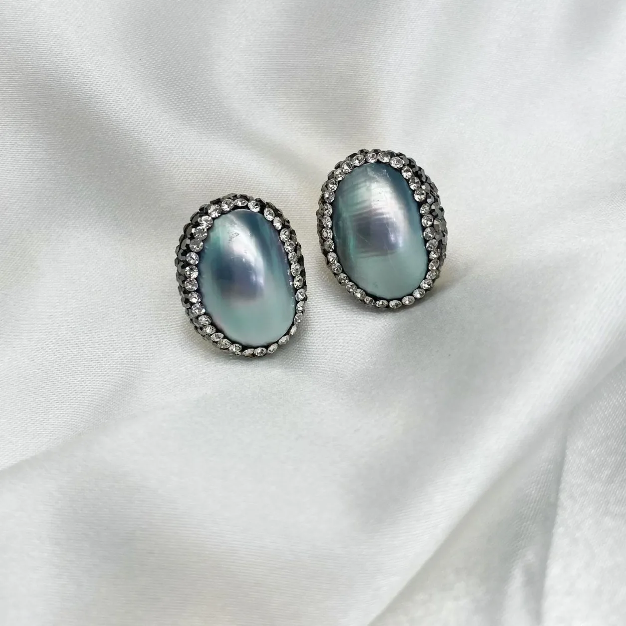 Pendientes retro Mapei naturales, pendientes de tuerca versátiles con personalidad de nicho de diseño para mujer, venta al por mayor directa de fábrica