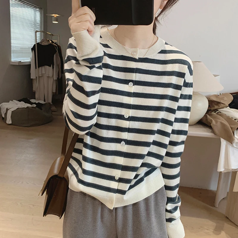 

Long Sve Camere Knitted Sweater Autumn Winter Korean Sle Slim Fit Striped Color Blo Commute round Ne Open Cardigan...