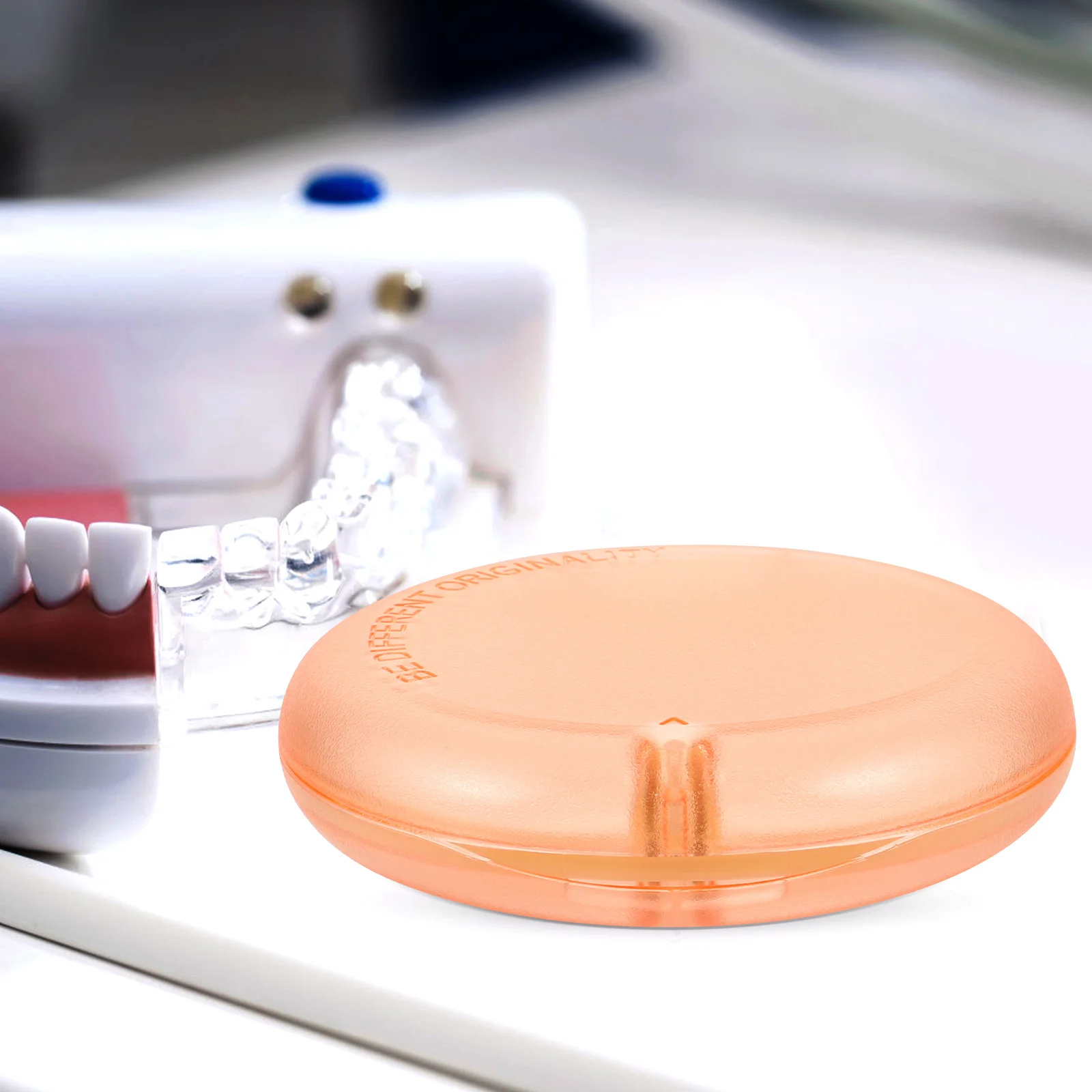 

Портативный держатель для зубных протезов Компактный фиксатор Ящик для хранения Гладкая отделка Долговечное использование Легко носить с собой на каждый день или в путешествиях