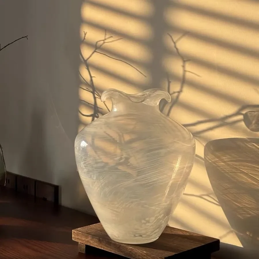 

White Song Dynasty Aesthetics White Wabi Sa Windshield Vase Niche Ornament Tabletop Vase