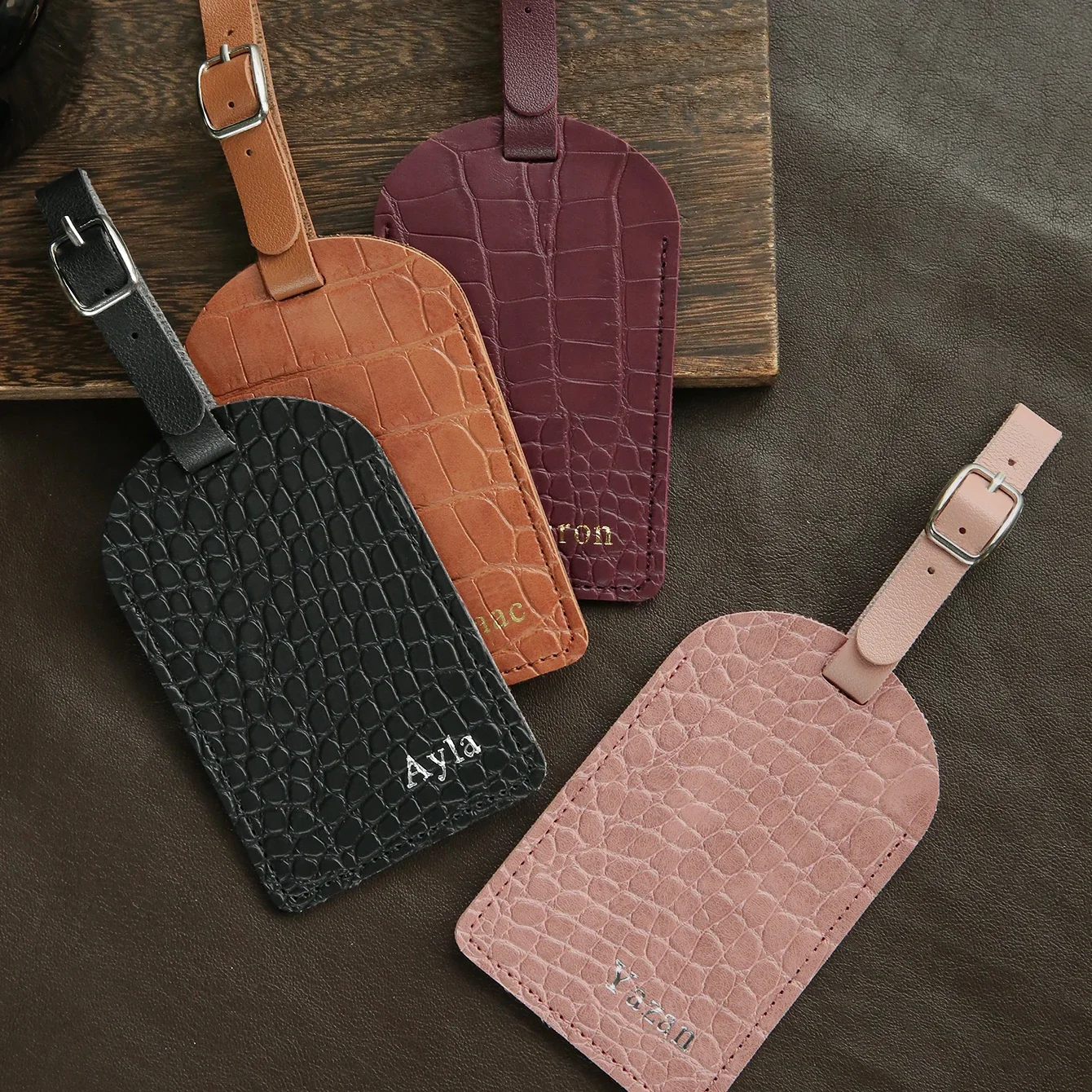 

Custom Hot Stamping Name Luggage Tag for Suitcases Gold Monogram Faux Crocodile Leather Luggage Tags with Privacy Name Card