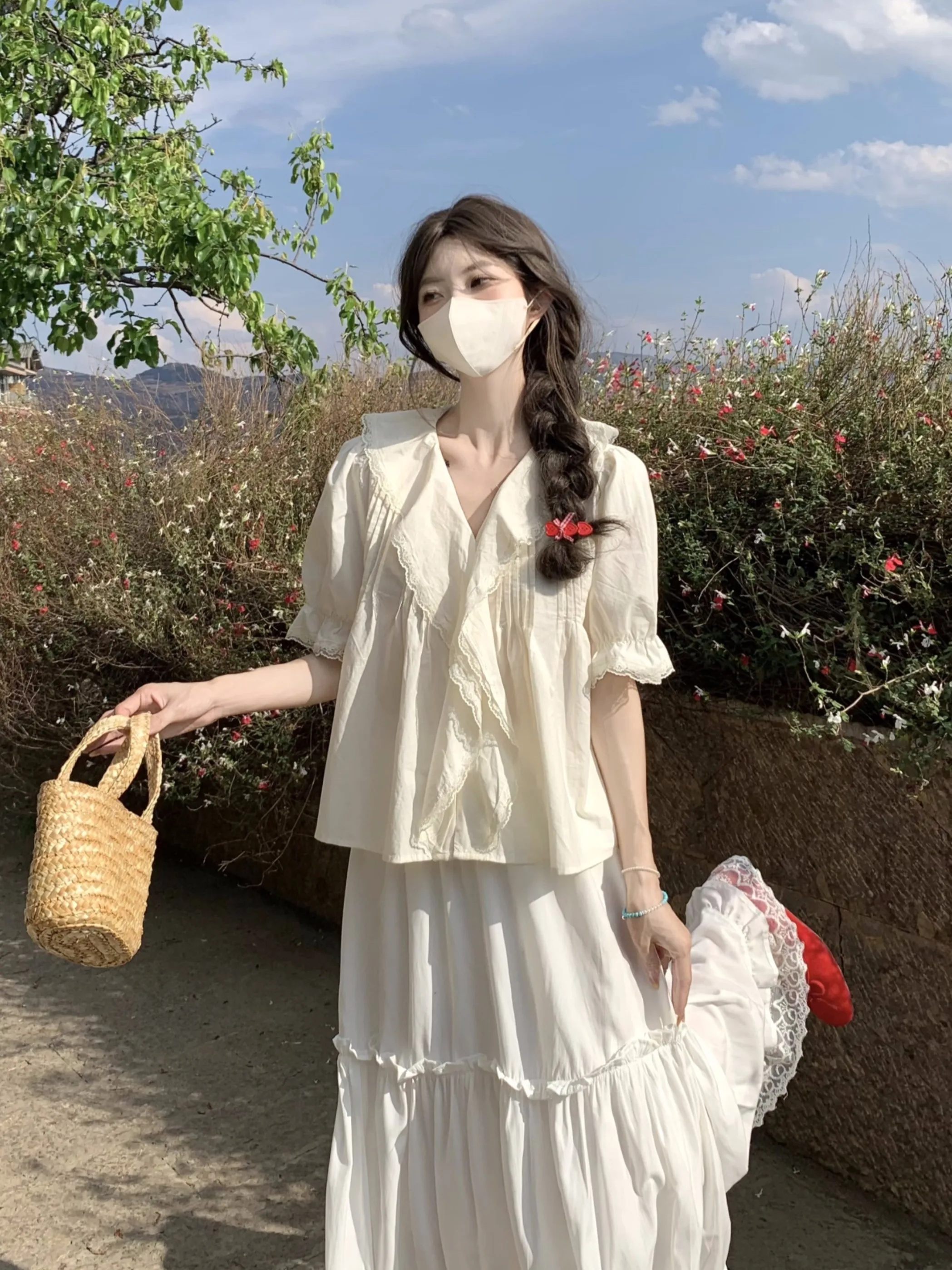 

Шикарная кружевная рубашка с V-образным вырезом, женская летняя модная молодежная блузка, хлопковый топ с пышными рукавами, короткий рукав, корейский стиль