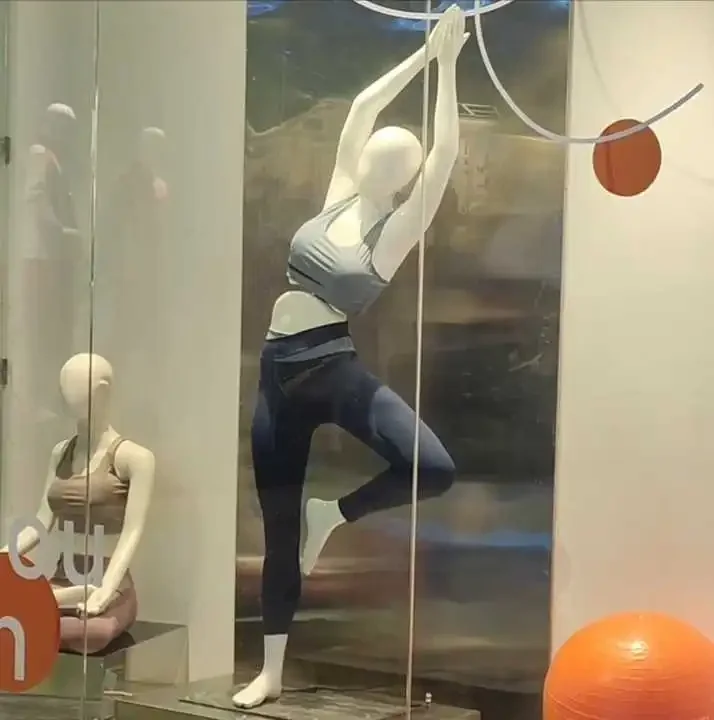 Dynamic yoga model props men and women full body clothing store dummy model display shooting photo dummy vitality