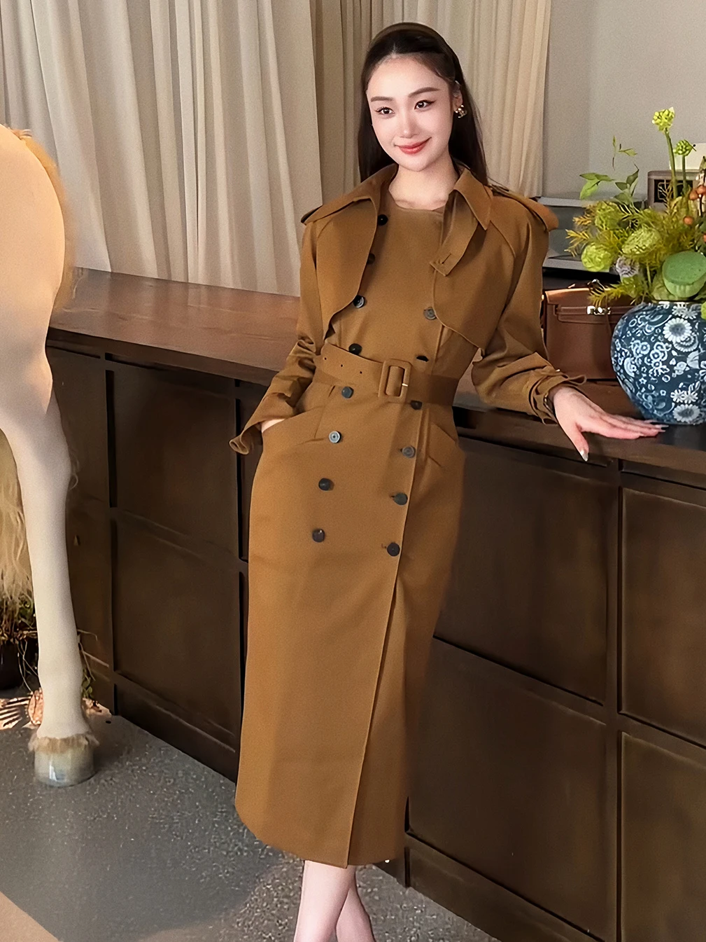 Elegant Women's Autumn Commute Short Coat Set Waist-Cinching Two-Piece Suit Casual Style Pure Color Flip-Collar Button-Up