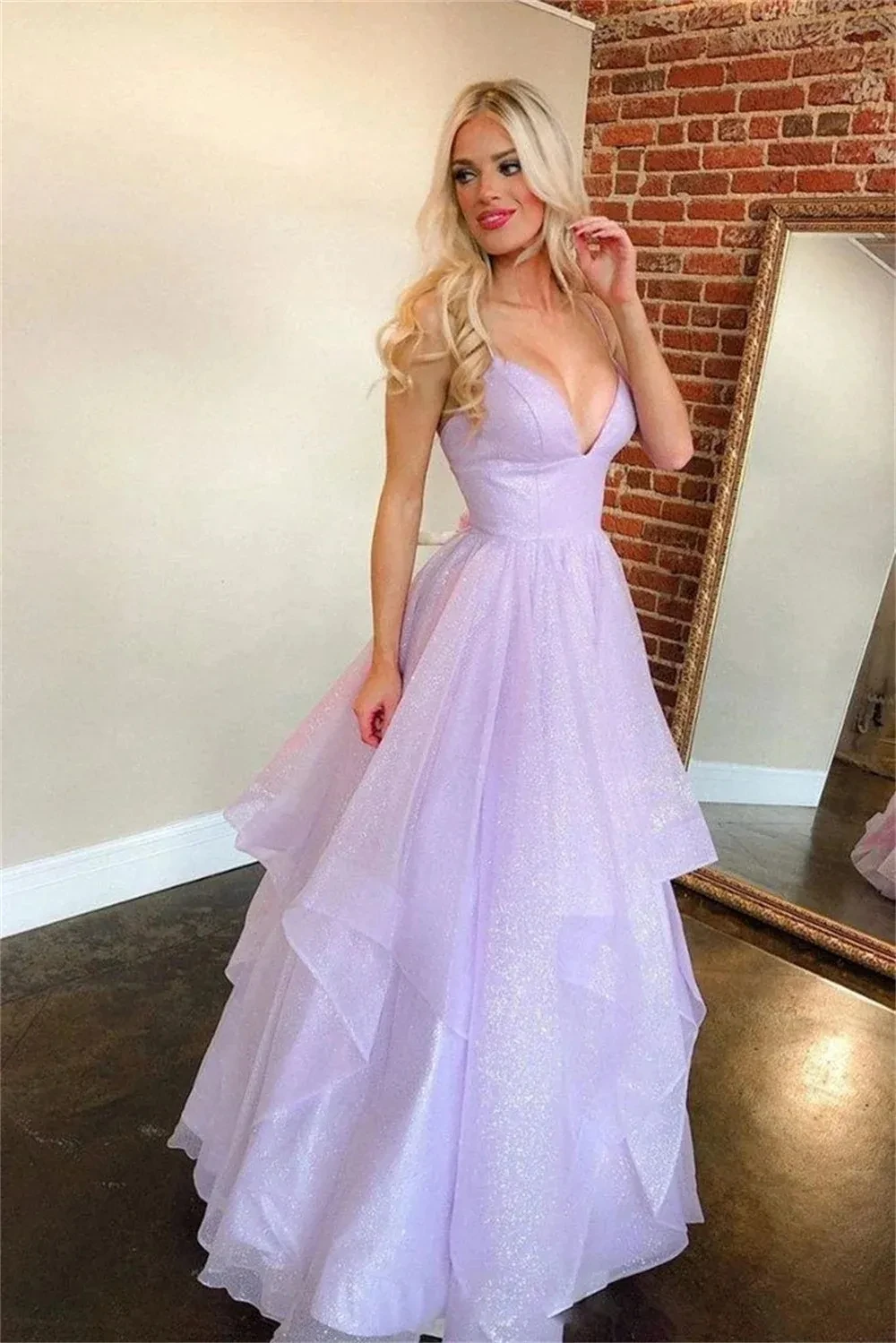 Hot selling Fashion A-Line V-neck Italian Strap Ball Dress 2024 Ruffled glitter tulle Formal Party Homecoming evening dress