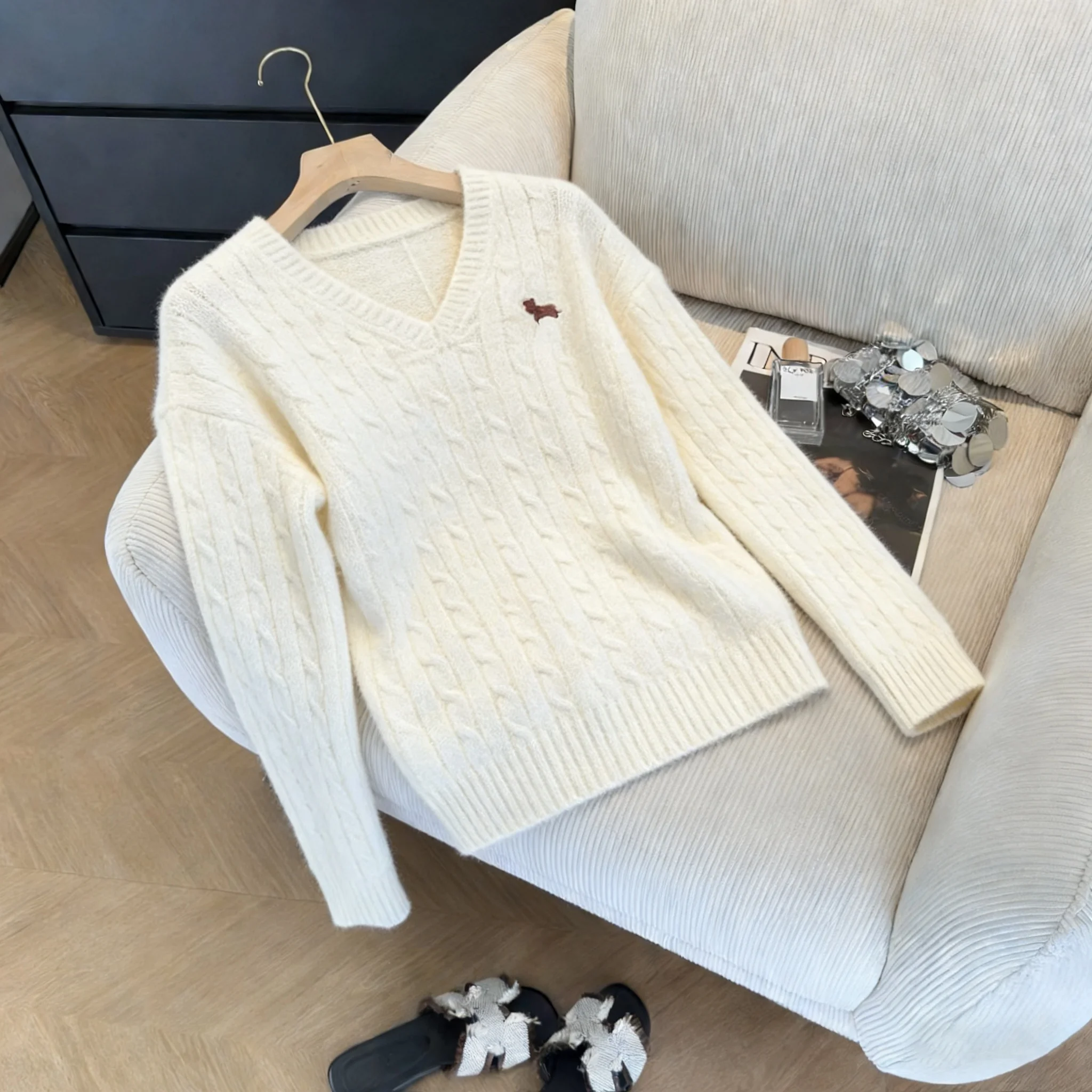 

Мужской повседневный вязаный свитер с длинным рукавом и V-образным вырезом, свободного кроя, удобный, мягкий, осенне-весенний, с отложным воротником, с узором «косы»