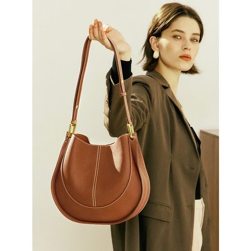 2024 soft leather niche light luxury women\'s bag new trendy saddle bag large capacity single shoulder crossbody bucket bag