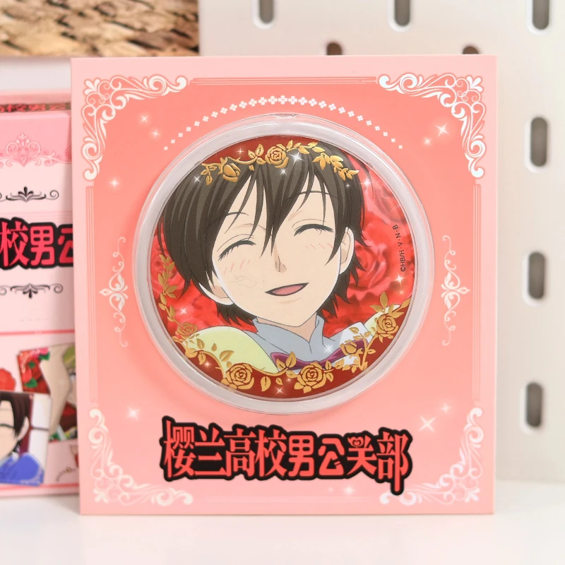 

В наличии Aniee Ouran High School Host Club Сакура Standee Значок Аниме Коллекция товаров Украшение рюкзака Подарки на день рождения