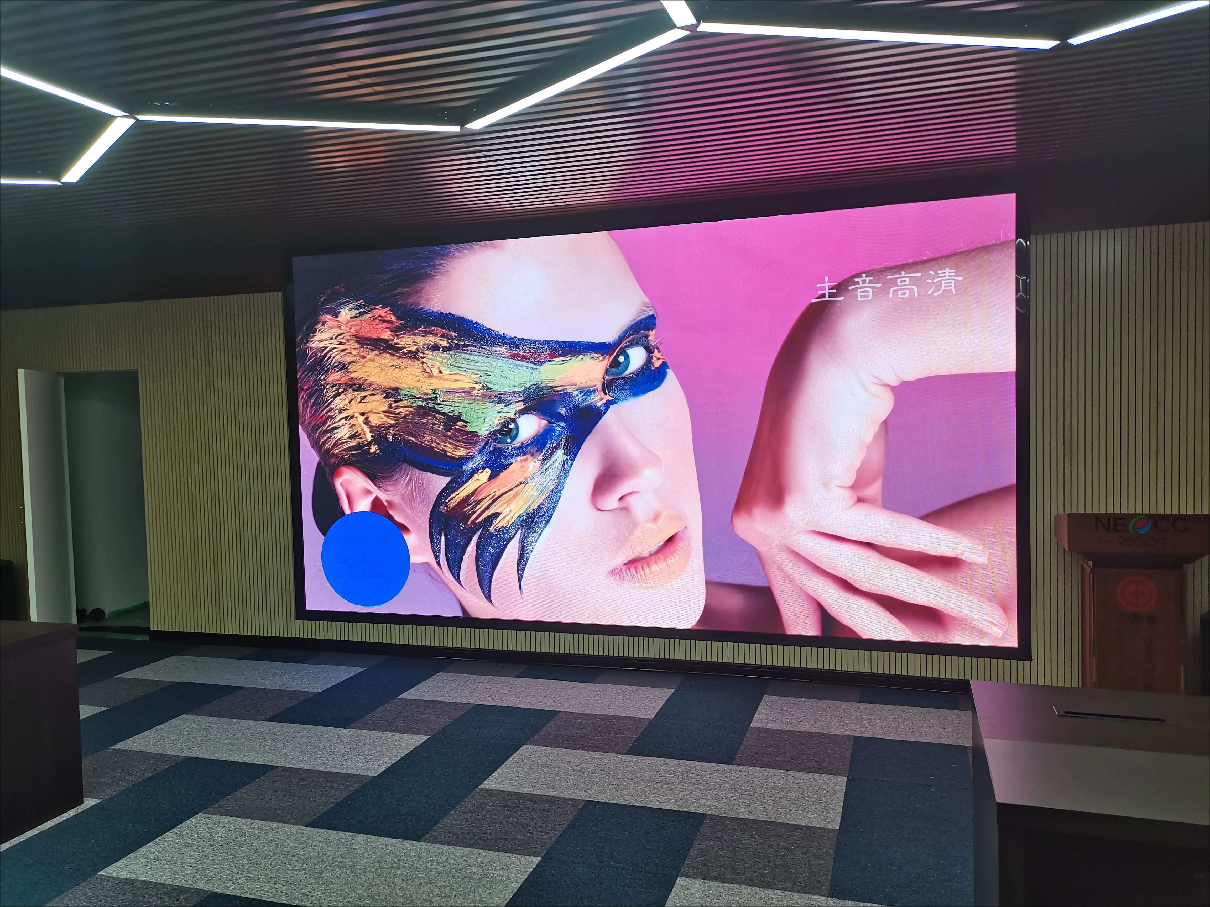 P2mm Commercial Led Display Screen with Hub Card for Indoor Meeting Room  Led Display Cabinet
