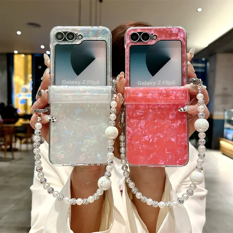 

Colorful Glitter Conch Shell Pattern Bracelet Phone Case For Samsung Galaxy Z Flip 6 5 4 3 Z Flip6 ZFlip6 Shockproof Cover