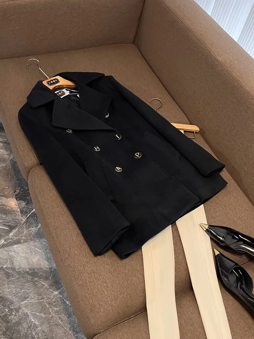 

Ele Woolen Suit Coat Women's Loose Straight Cut Winter Faion Outerwear Classic Lapel Long Sve Double Button Closure