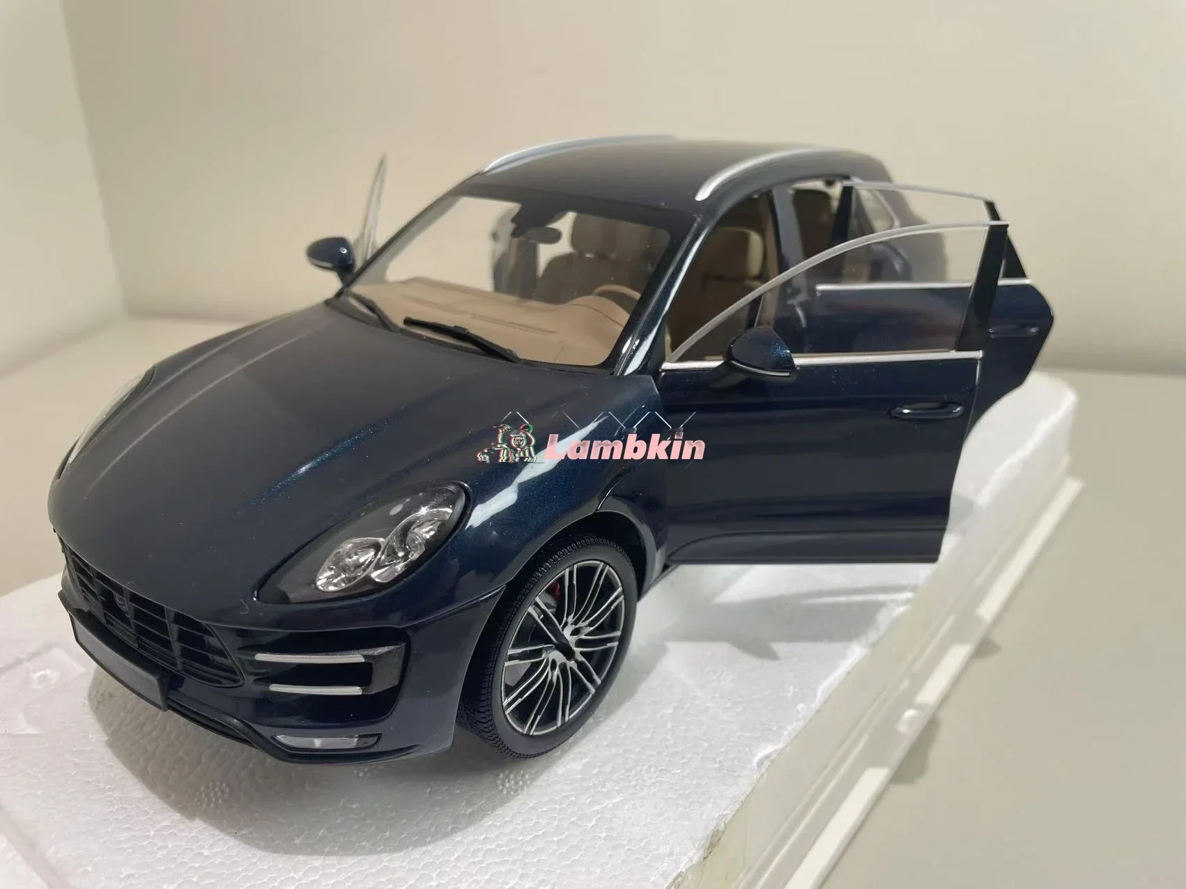 Minichamps 1:18 MACAN TURBO 2013 azul oscuro clásico coche de aleación coleccionable modelo regalos que se pueden abrir