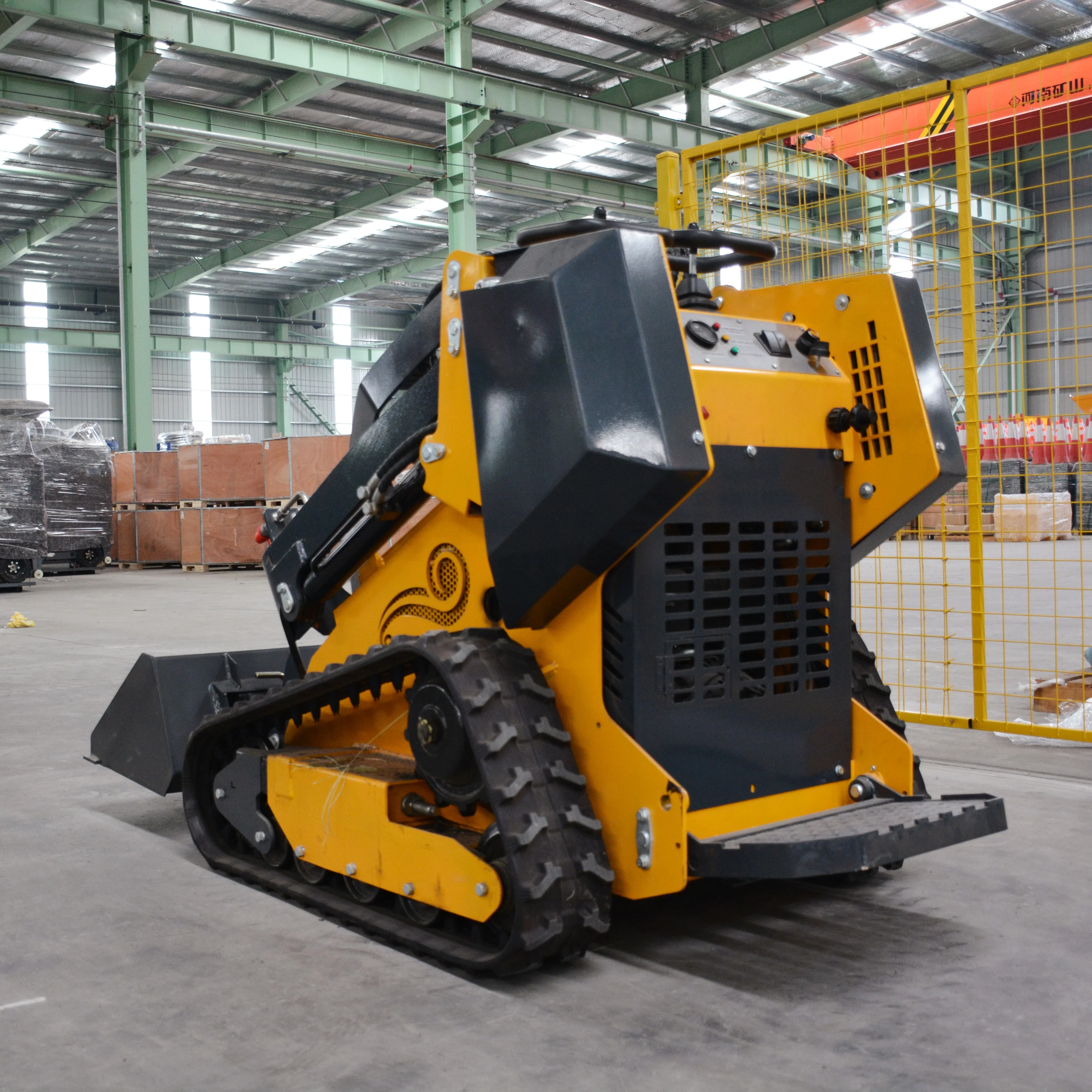 EPA CE Slip Loader Hydraulic 600 كجم 600 كجم جرافة صغيرة سهلة الارتداء ضمان لمدة سنة واحدة للبيع