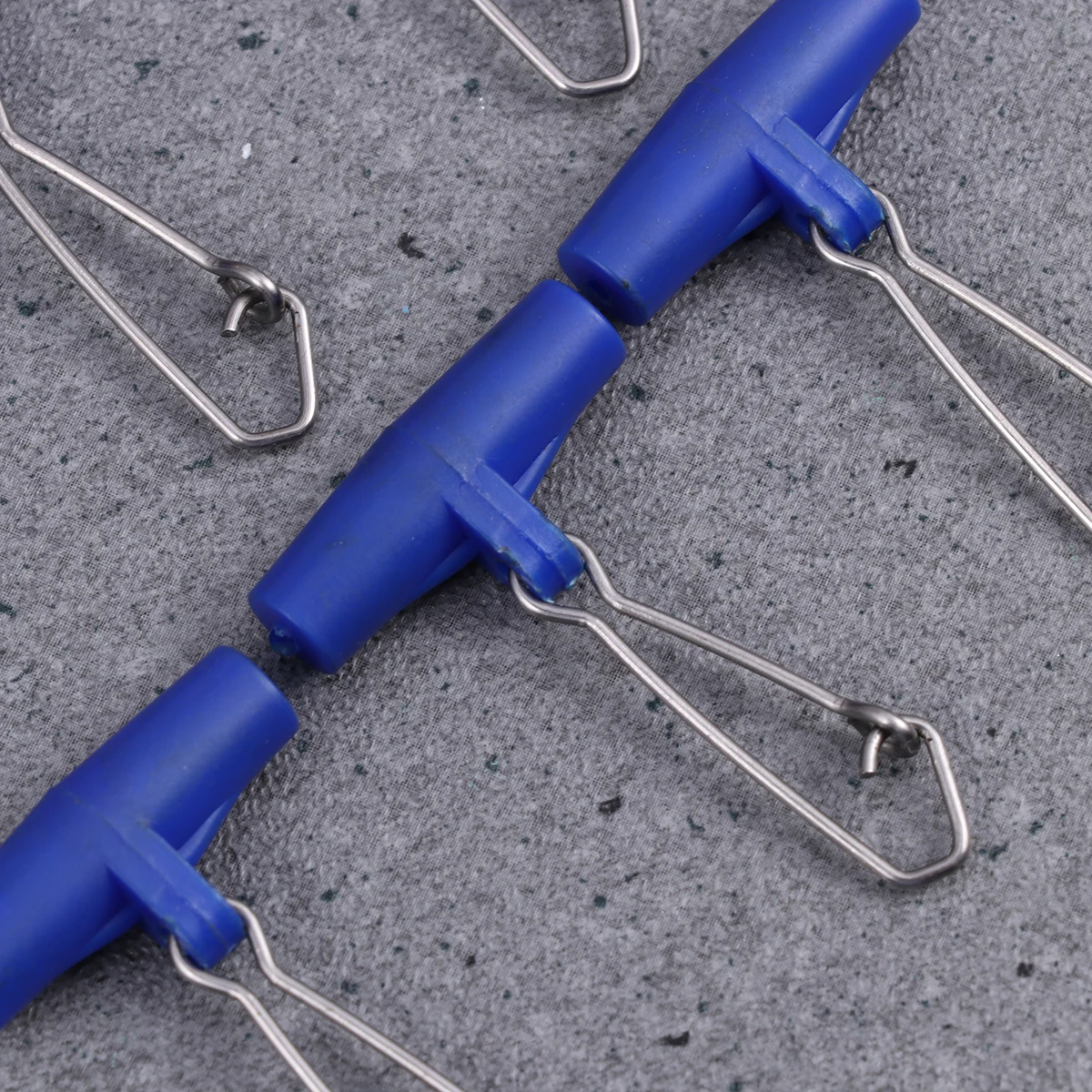 

30pc Fishing Pins Realistic Swimming Saltwater Freshwater Perfect Design Increase Catches Reinforcement Balance