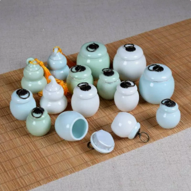 Small Porcelain Ancient Charge Ceramic Small Medicine Bottle Retro Creative with Cover Sealed Tea Pot Small Antique Large