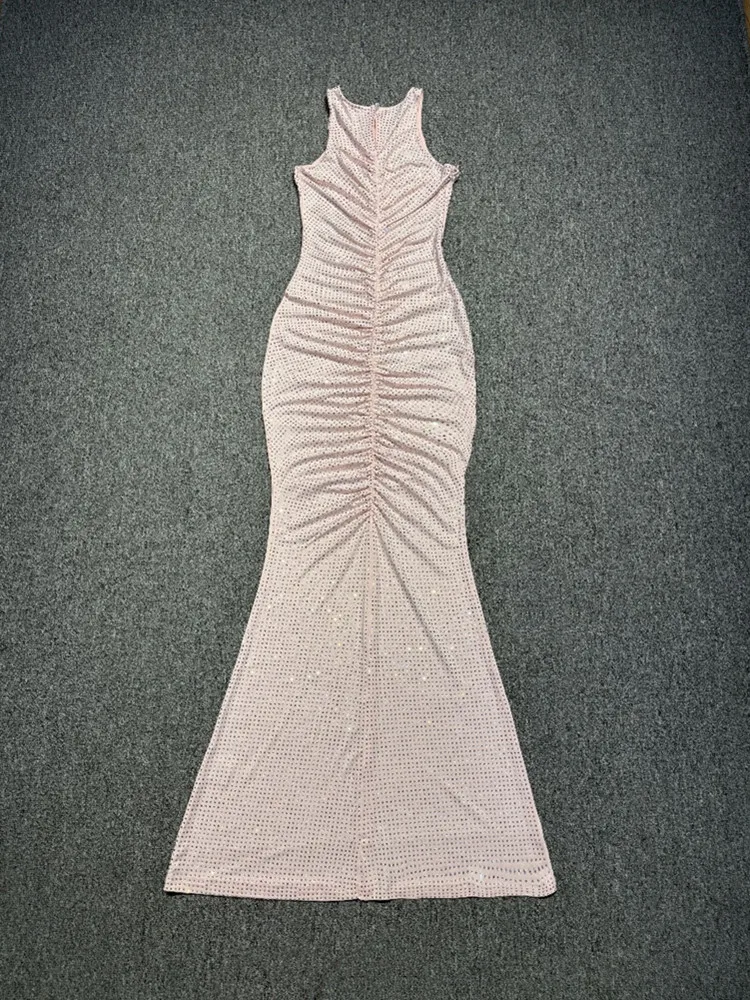 Nuove donne Celebrity Canotta sexy Diamanti rosa Backless increspato Beige Maxi abiti lunghi Abito 2025 Elegante Evening Party Club Vestido