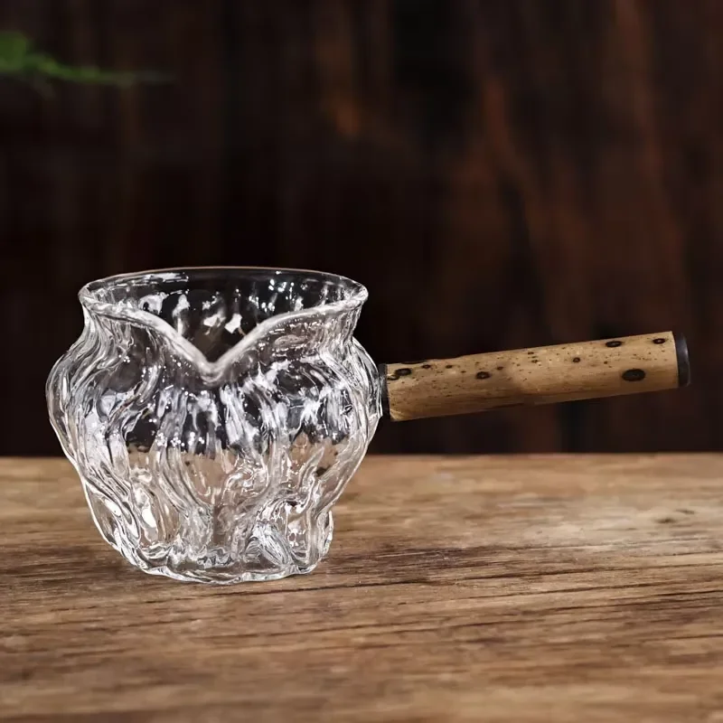 【CHIMU HOME】 Bamboo-Handled Borosilicate Glass Gong Dao Bei 240ml for Coffee and Serving