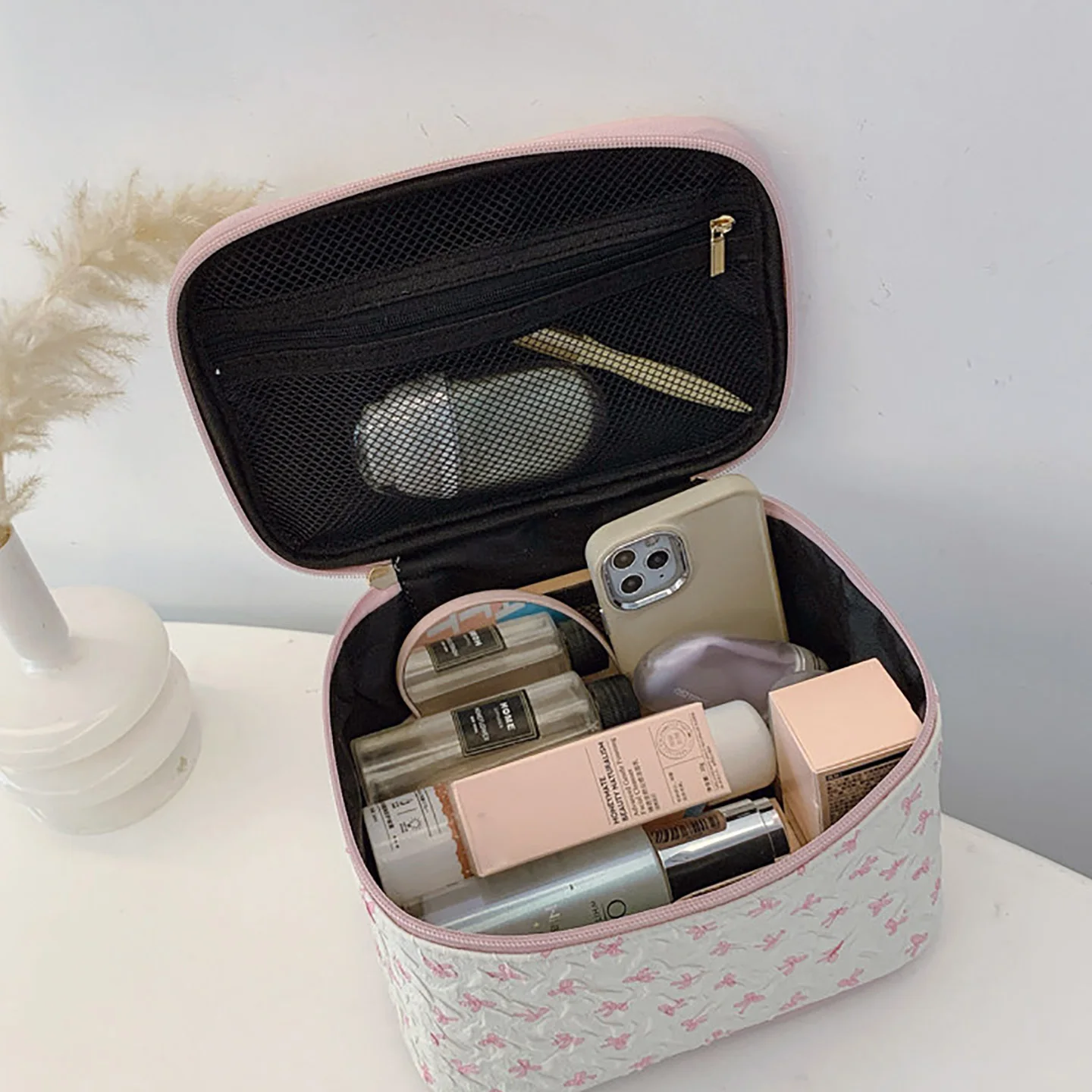 Elegant Bow Handheld Makeup Bag Fashion Travel Cosmetic Storage Bags Retro Versatile Change Box Handbags 2026 New Trend