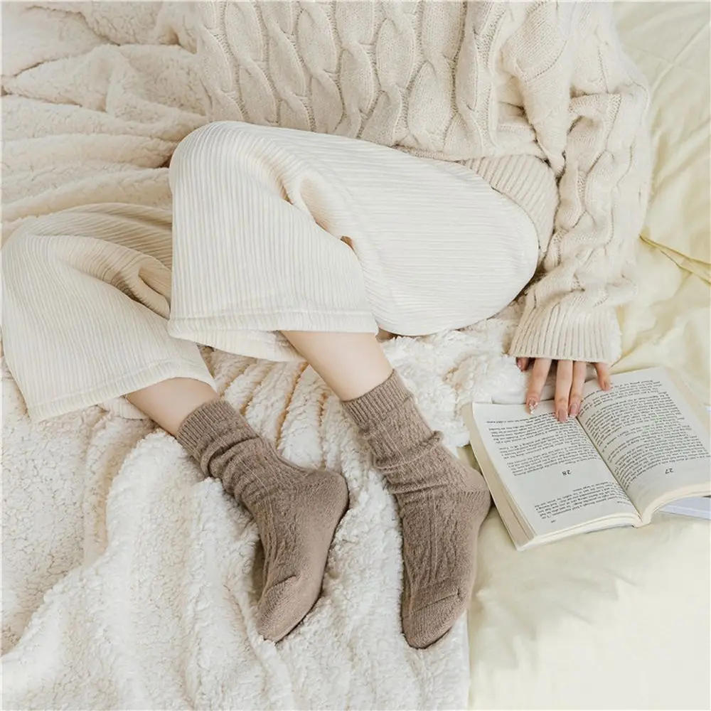 Comfortable Fashion Autumn Trendy Plush Original Women Socks Hosiery Middle Tube Socks Cotton