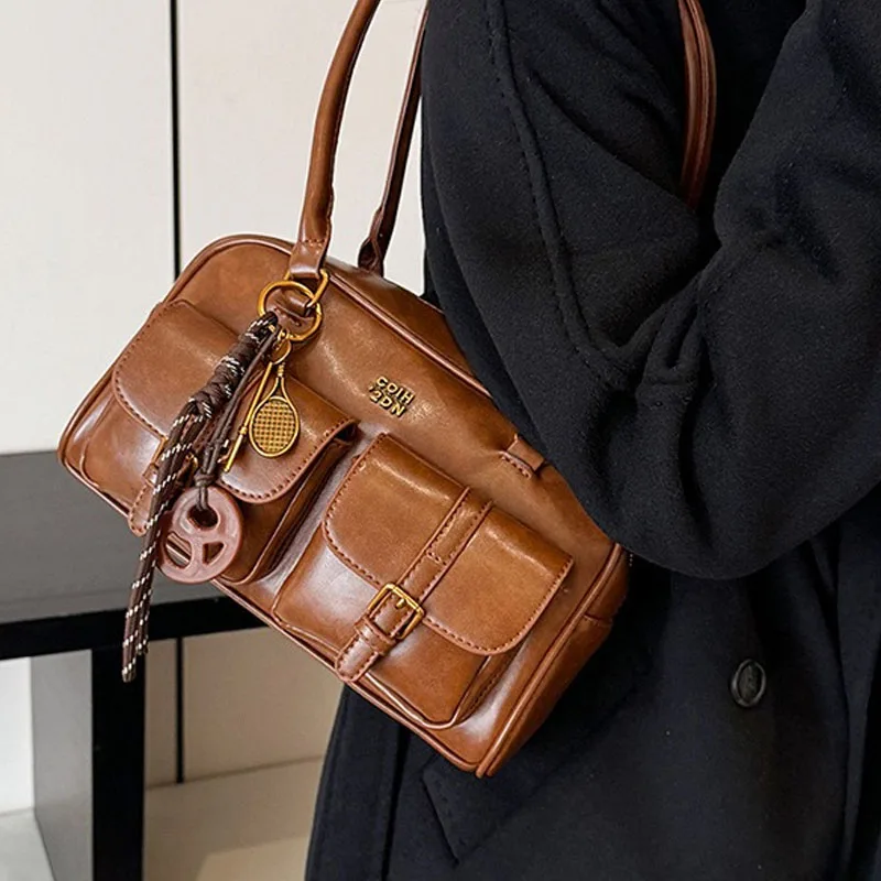 1 قطعة حقيبة كتف نسائية ريترو بلون حقيبة يد جلدية مع جيوب متعددة سعة كبيرة تأتي مع ملحق قابل للفصل