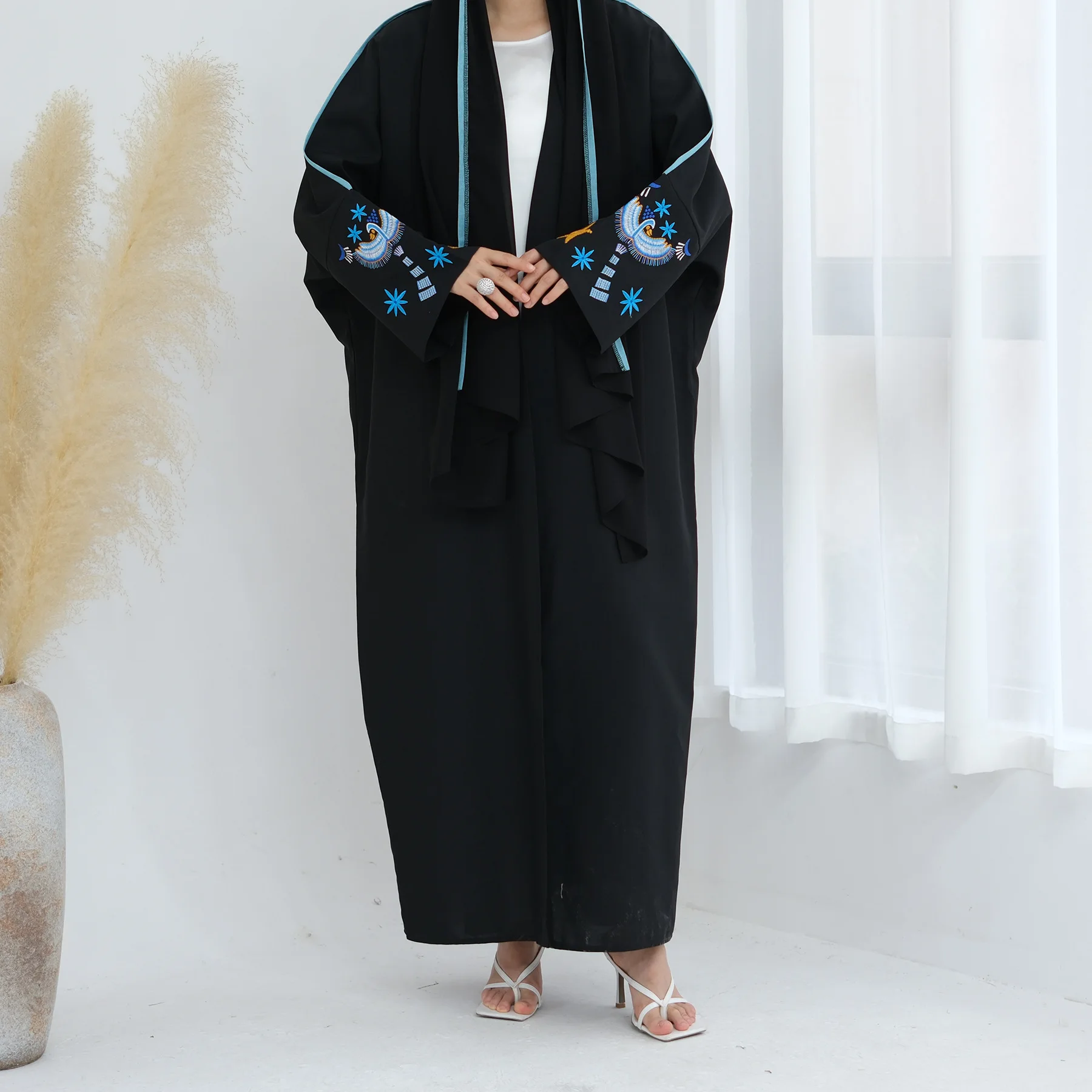 فساتين بنمط جديد للنساء عباية إسلامية بأكمام مطرزة + طقم حجاب ملابس إسلامية تقليدية فاخرة بدلة وشاح عباية مفتوحة