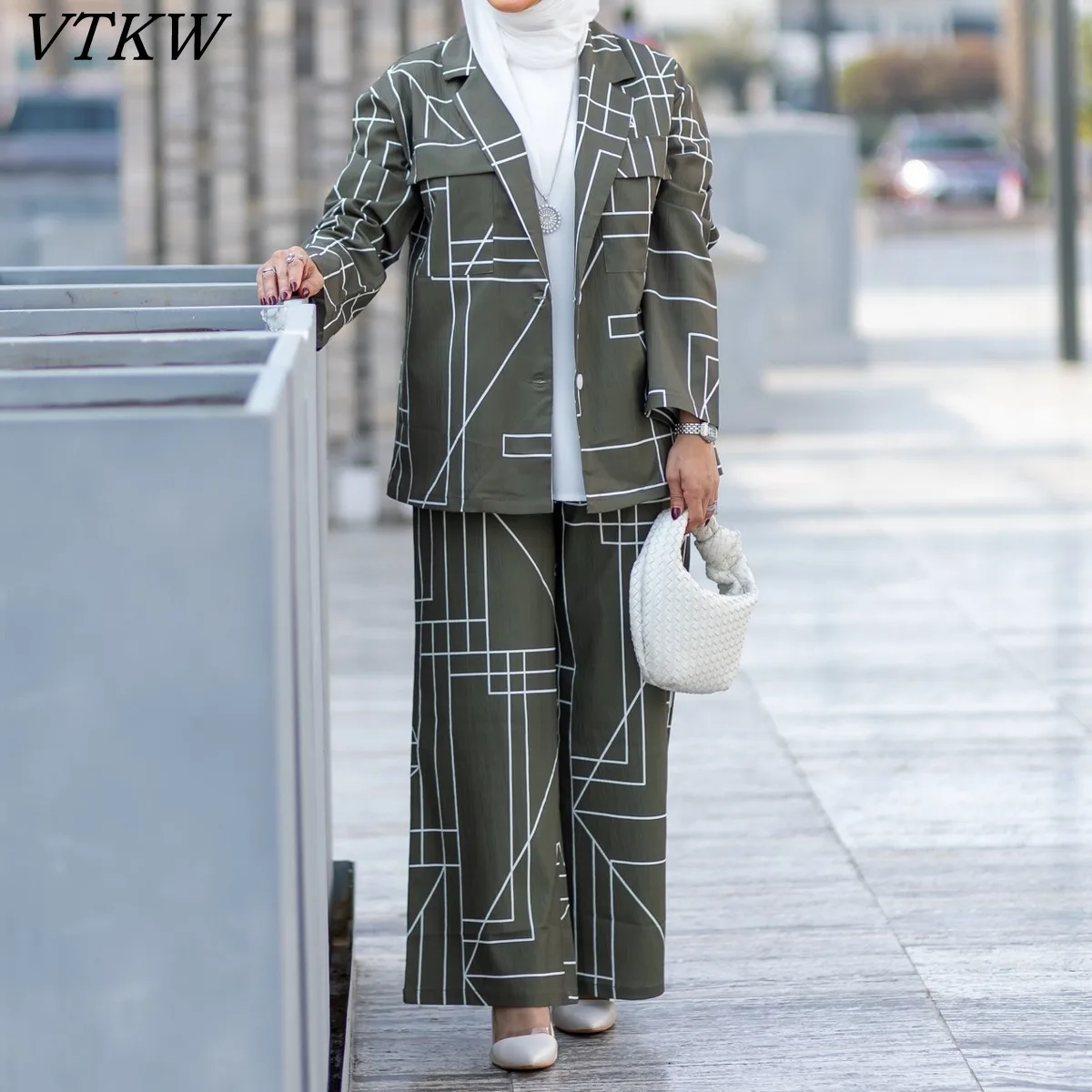 

VTKW Striped Design, Relaxed Two-button Women's Blazer For Spring 2025. High-quality Trousers And Suit Fashionable Two-piece Set