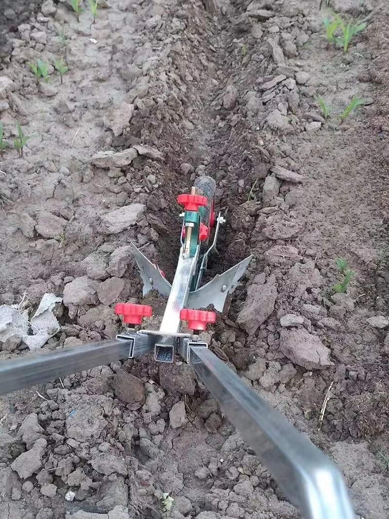 محراث يدوي يدوي - أداة صغيرة لتخفيف التربة لزراعة مزرعة الخضروات في الحديقة