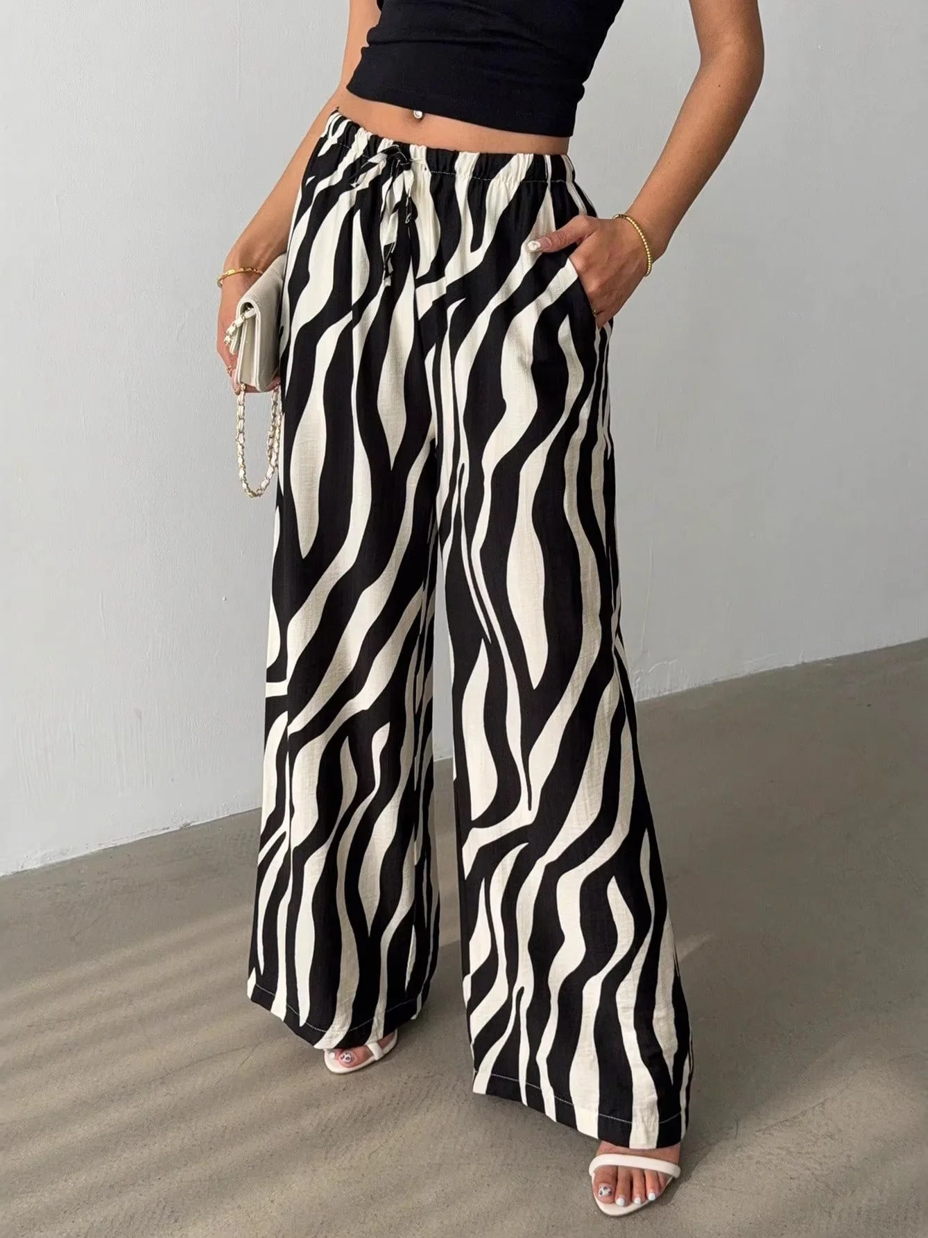 

Fashionable Printed Wide Leg Pants Elastic Waist Casual Trousers for Women Summer Slimming Design Casual Cotton Skirts