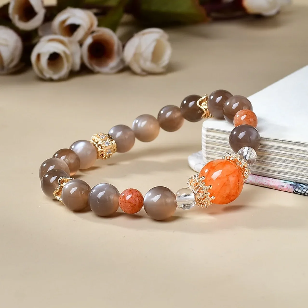 

Natural Moonstone Red Glue Flower Crystal Bracelet Men's and Women's Fashion Light Luxury Lucky Bracelet, Gift