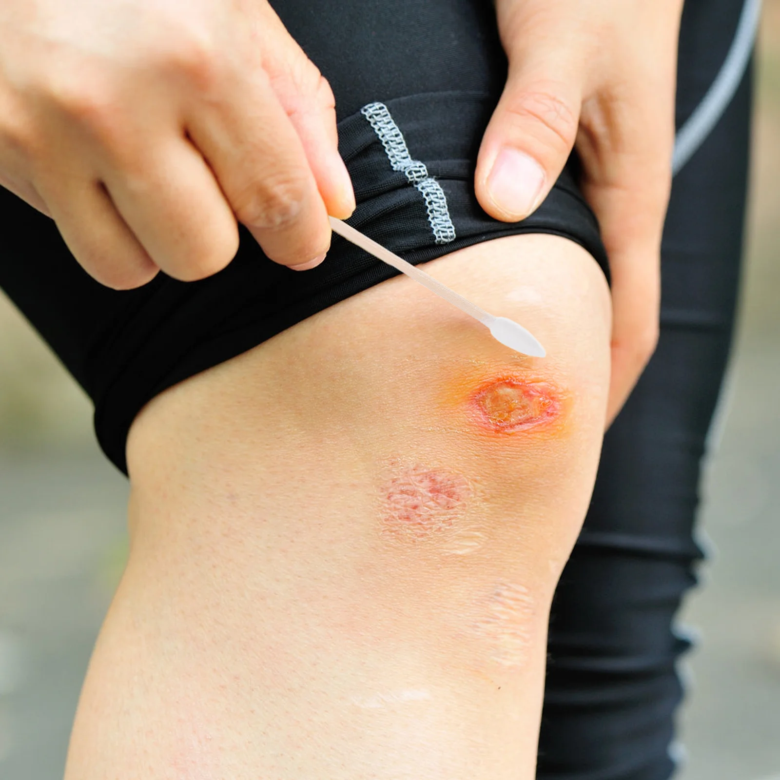 100 قطعة مقبض خشبي طويل مسحات القطن رئيس واحد المتاح مسحة لتنظيف المعدات الصناعية لطيف الجلد آمن لا بقايا