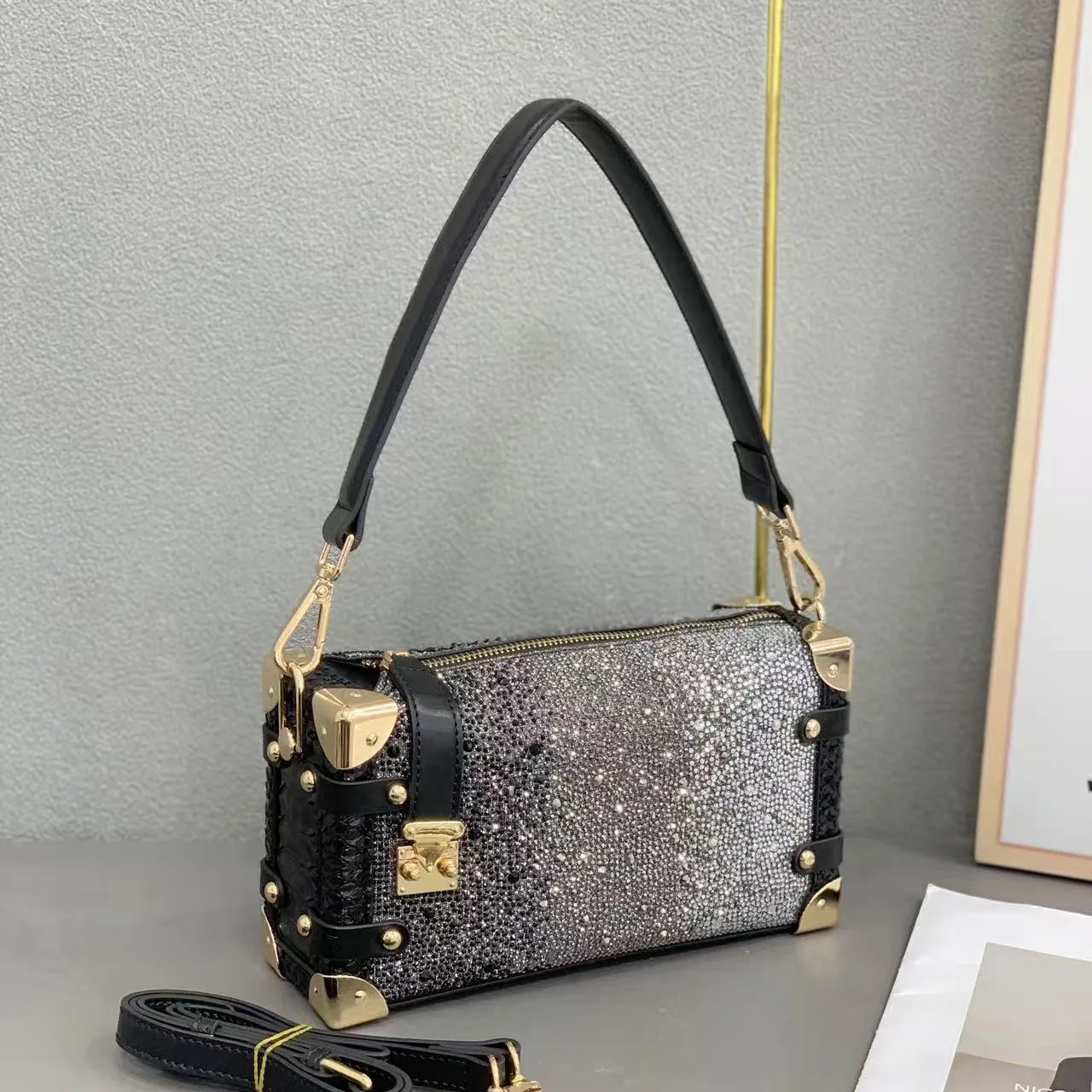 

Stylish Everyday Leather Ladies Bag Luxury Paris Crafted Bag Casual Retro Tote Bag Trendy Crossbody Messenger Hand Bag