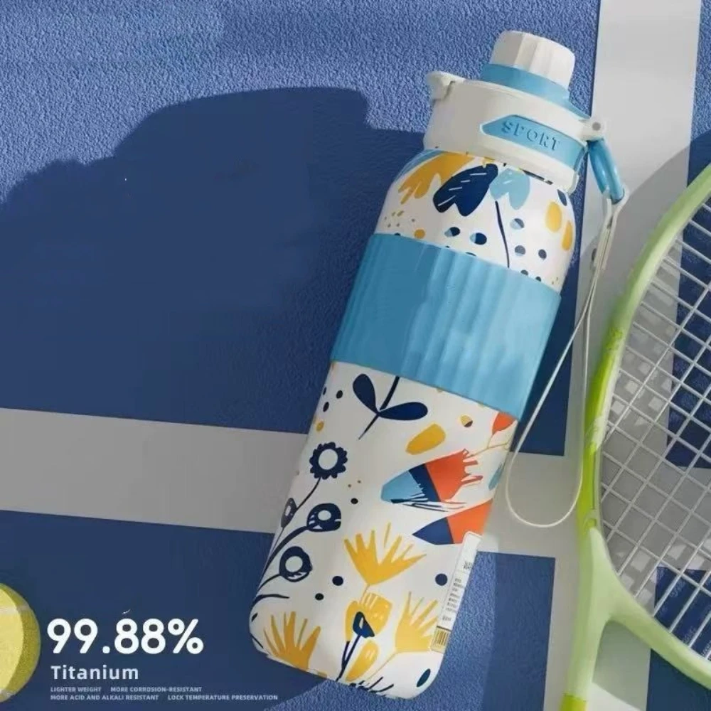 대용량 순수 티타늄 컵 럭셔리 밀짚 모델 휴일 선물 남성과 여성을위한 휴대용 트리플 마시는 스포츠 절연 컵