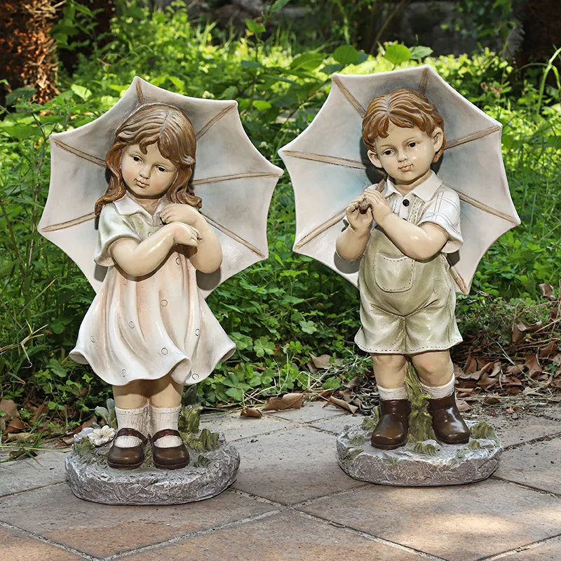 

European cartoon character sculpture garden decoration villa courtyard creative ornament men and women children resin crafts