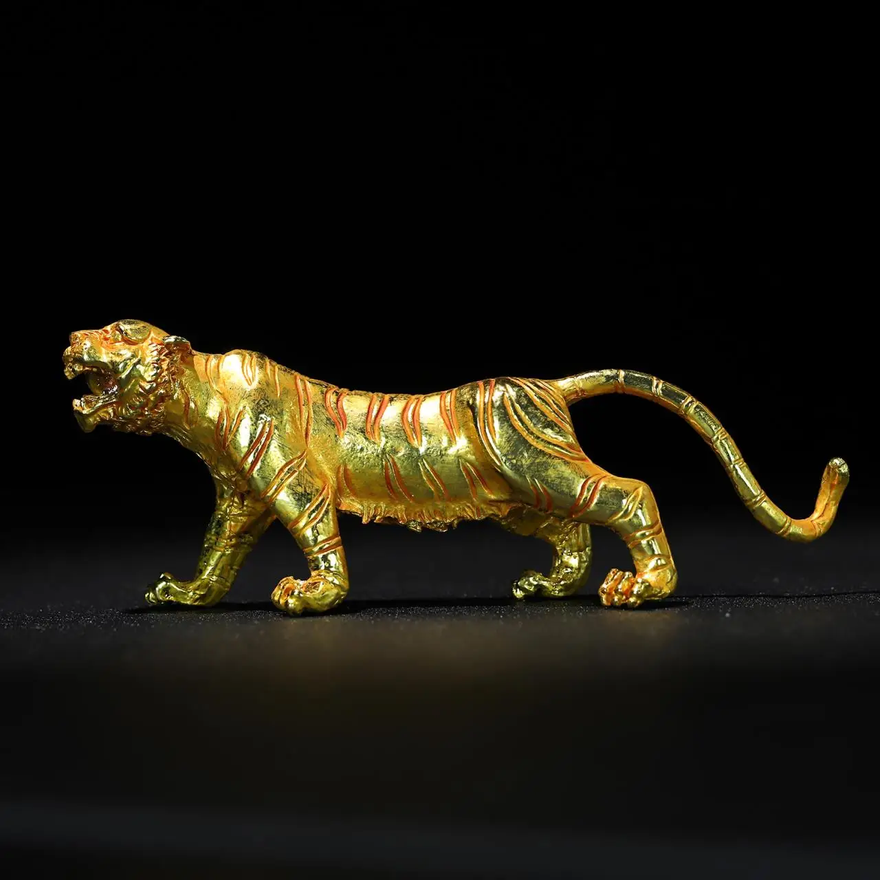Pure Bronze Gilded Little Tiger, Exquisitely Patterned, With A Naturally Warm Patina.Length 13CM, Weight About 230 Grams