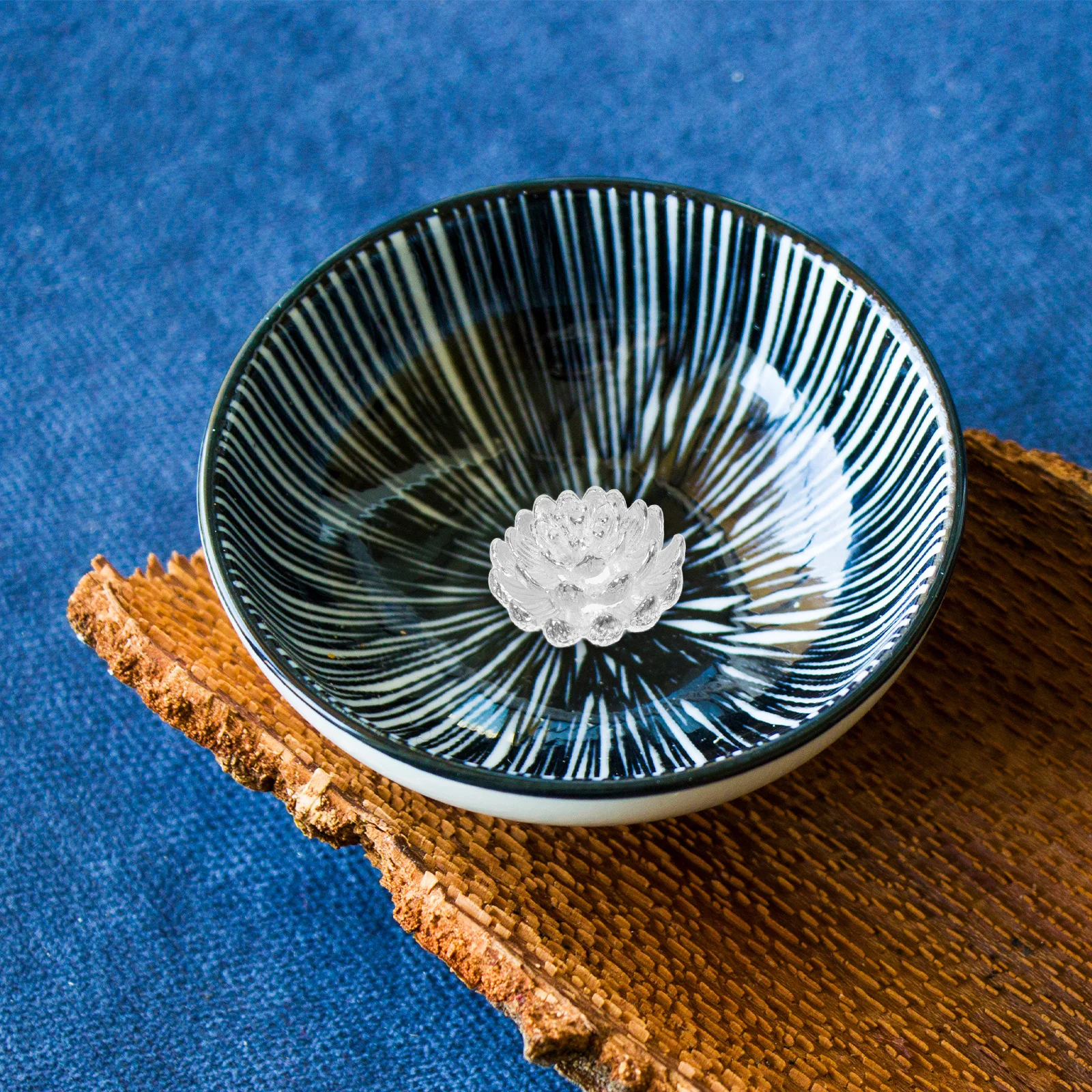 

4Pcs Zinc Alloy Inlaid Lotus Charms DIY Teaware Decors Exquisite Craftsmanship Shiny Polished Finish Elegant Table Setting