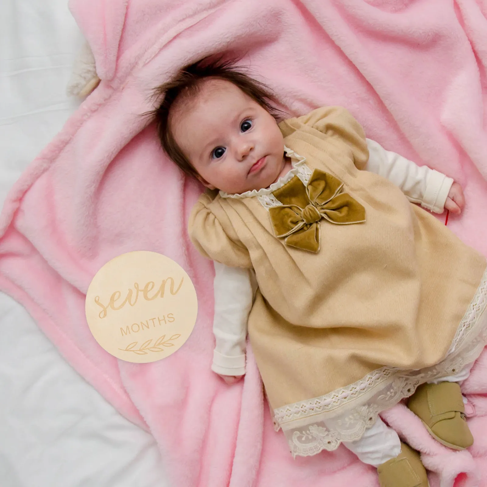 12Pcs Wooden Infant Milestone Cards Monthly Growth Discs Baby Photo Props Natural Wood Safe Reusable Newborn Photography