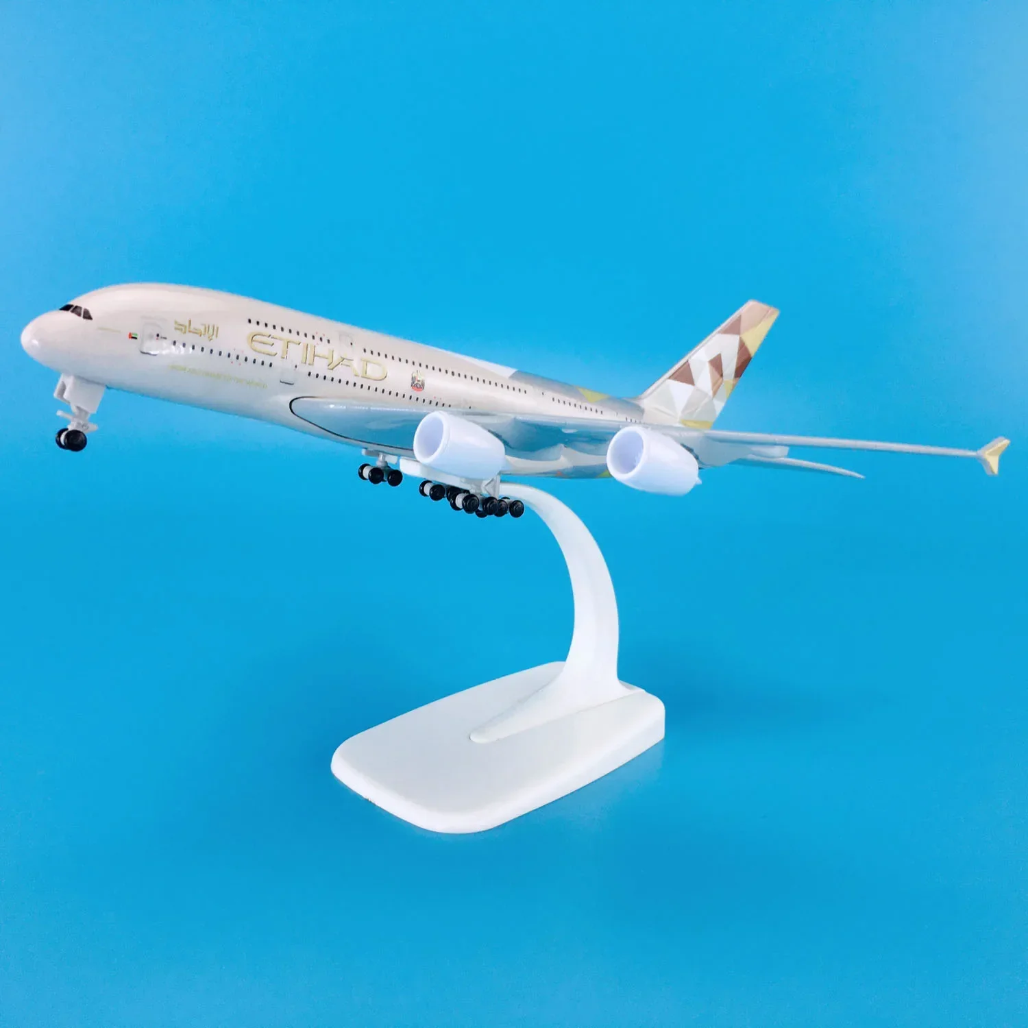 Materiale alleato in zinco 1:400 18.7cm con ruote aereo aereo Airbus A380 modello di aereo Etihad