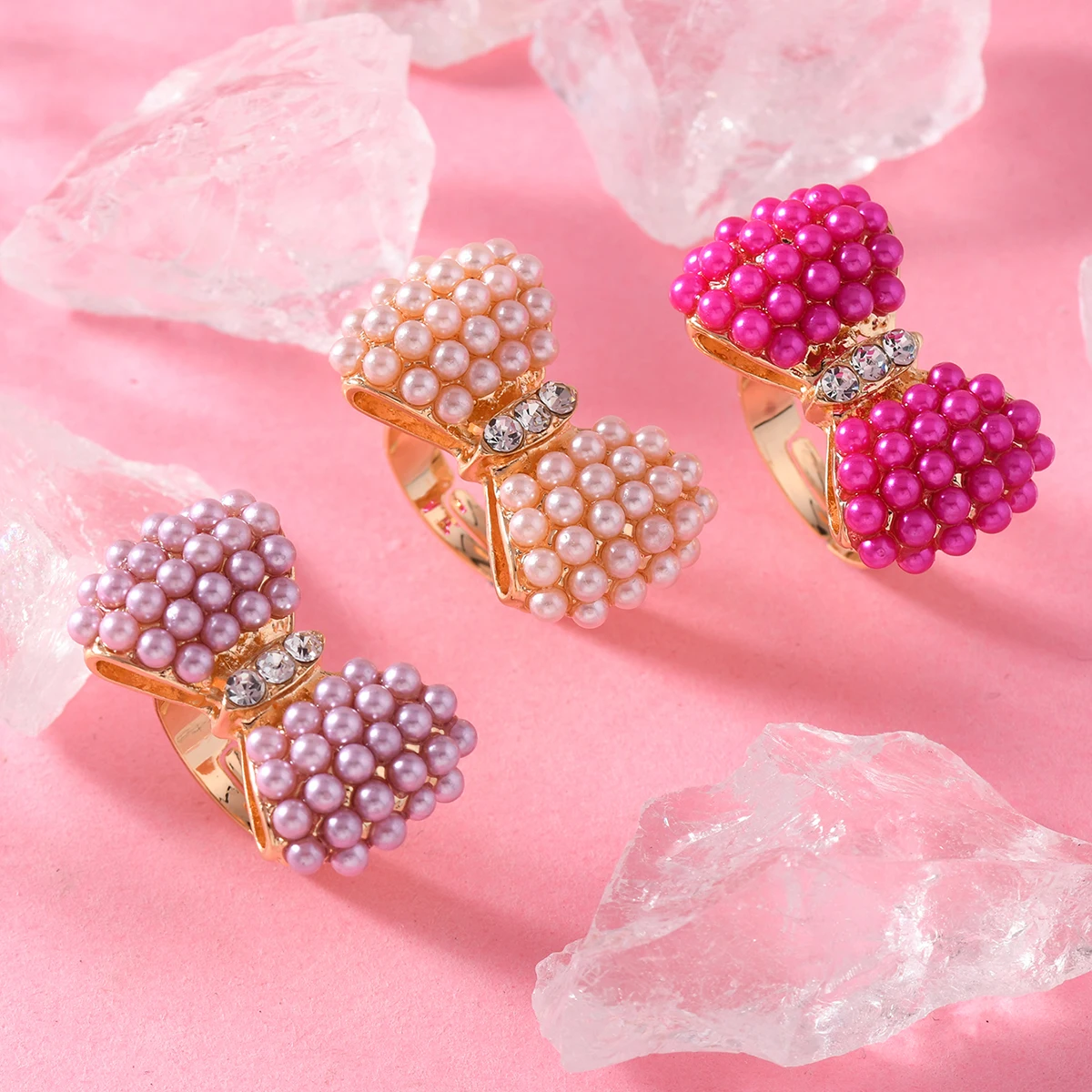 A fashionable and personalized ring for women, creative and fashionable bow, with an open mouth inlaid with rhinestones, suitabl