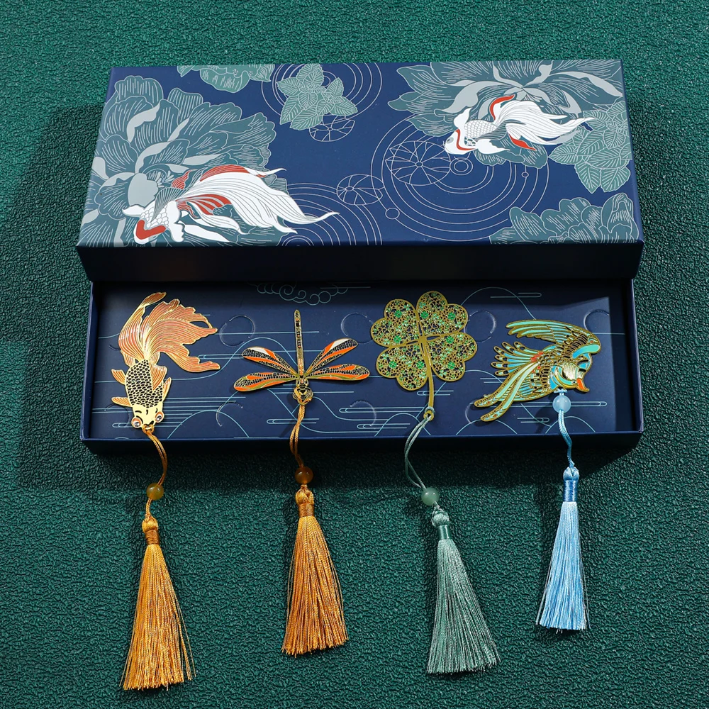 

1/4pcs Handmade Art Hollow out Bookmarks, Insect and Botanical Designs Creative Bookmarks, Gifts for Collectors Bibliophile