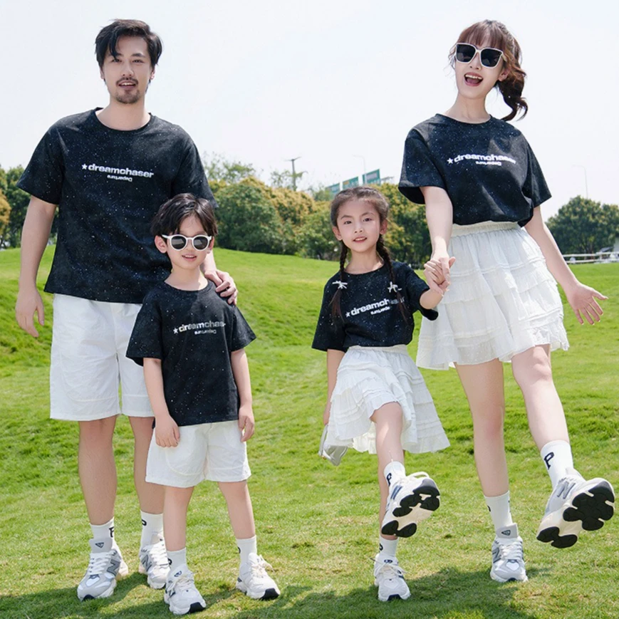 

Family Matching Outfits Black Short Sleeve T Shirts for Father & Son + Tops & Skirts for Mother & Daughter Parent-child Clothing