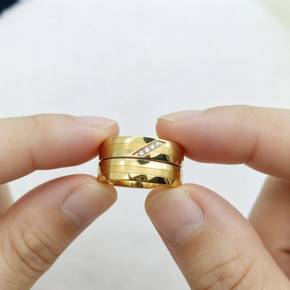 1 Pair Shiny/Matte Engagement Couple Rings 316L Stainless Steel Bridal Sets Golden Wedding Rings for Men and Women