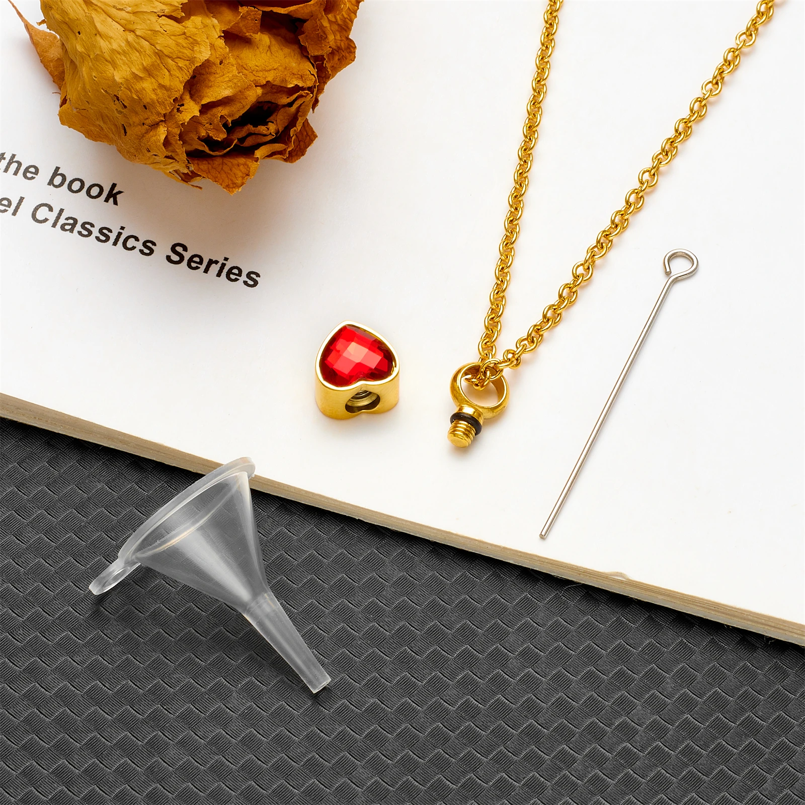 Collana per cremazione con pietre portafortuna a forma di cuore in acciaio inossidabile - Urna con ciondolo in cenere per ceneri umane, ricordo di gioielli commemorativi