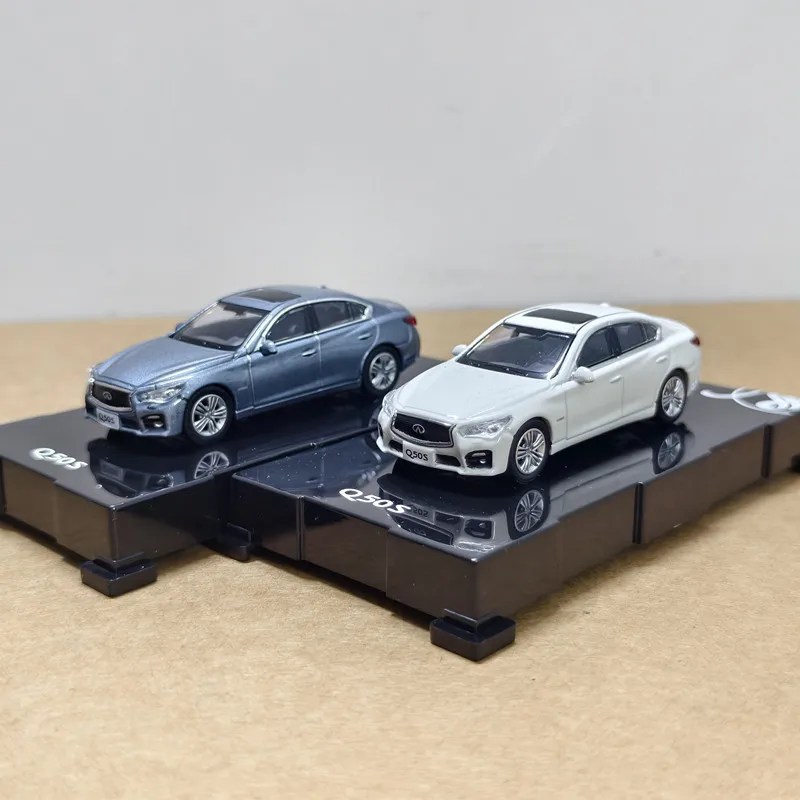 

Infiniti 1:64 Scale Q50S Original Diecast Alloy Car Model Simulation Collectible Display Decoration For Car Model Enthusiasts