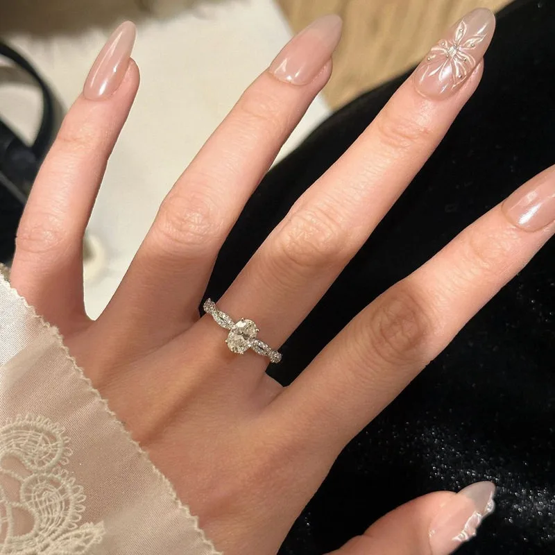 Zirconia Ring - Luxurious and Niche Design, Fashionable Open-ended Finger Accessory for Women