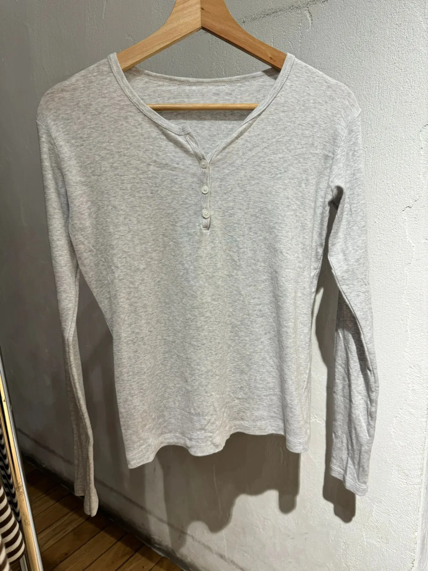 

Solid Four Buttons Basic Long Sleeve T-Shirt Woman Autumn O-Neck Cotton Tees Simple Preppy Style All-match Slim Tshirt Y2k Tops